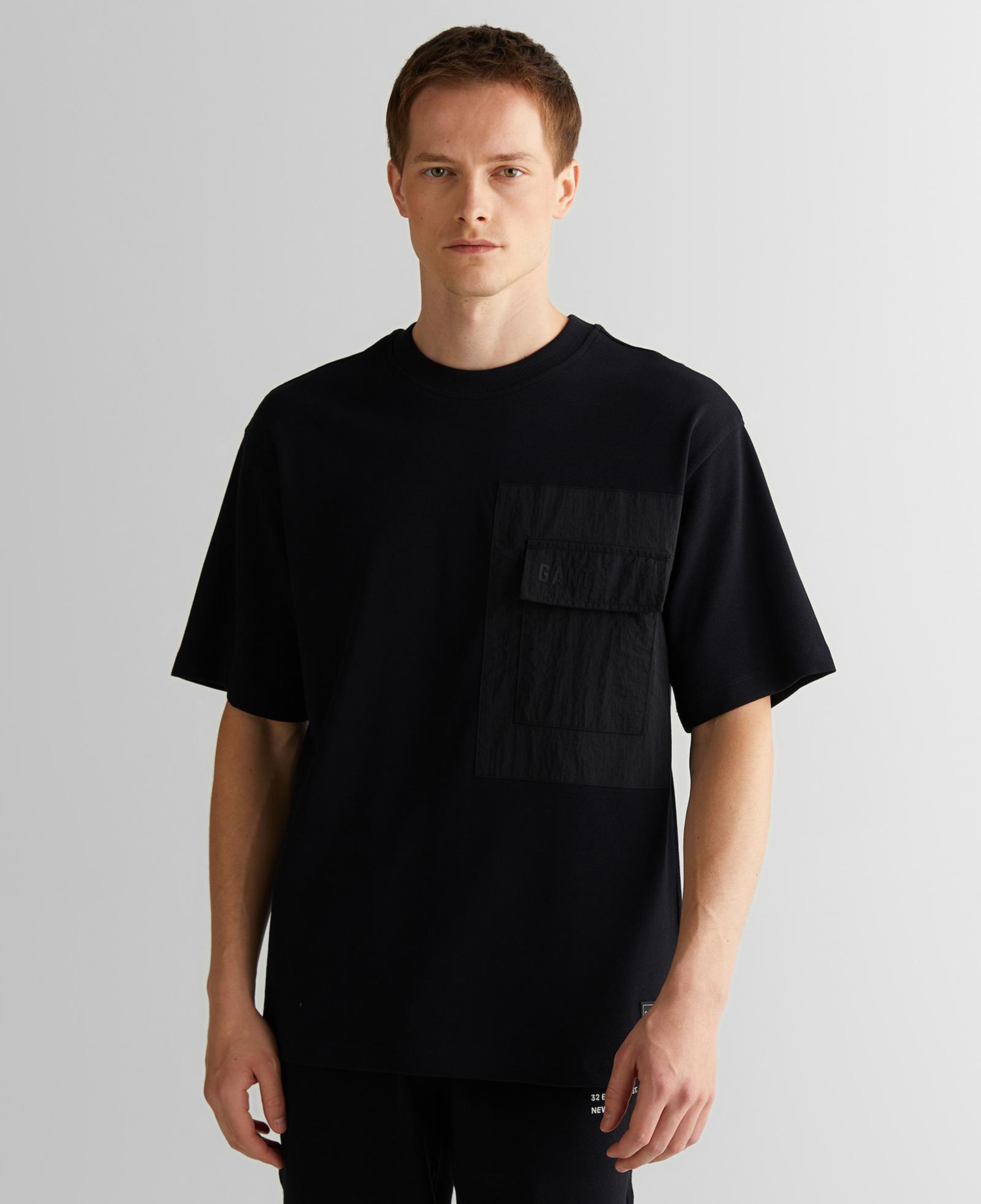 GANT Erkek Siyah Relaxed Fit Bisiklet Yaka Logolu T-Shirt