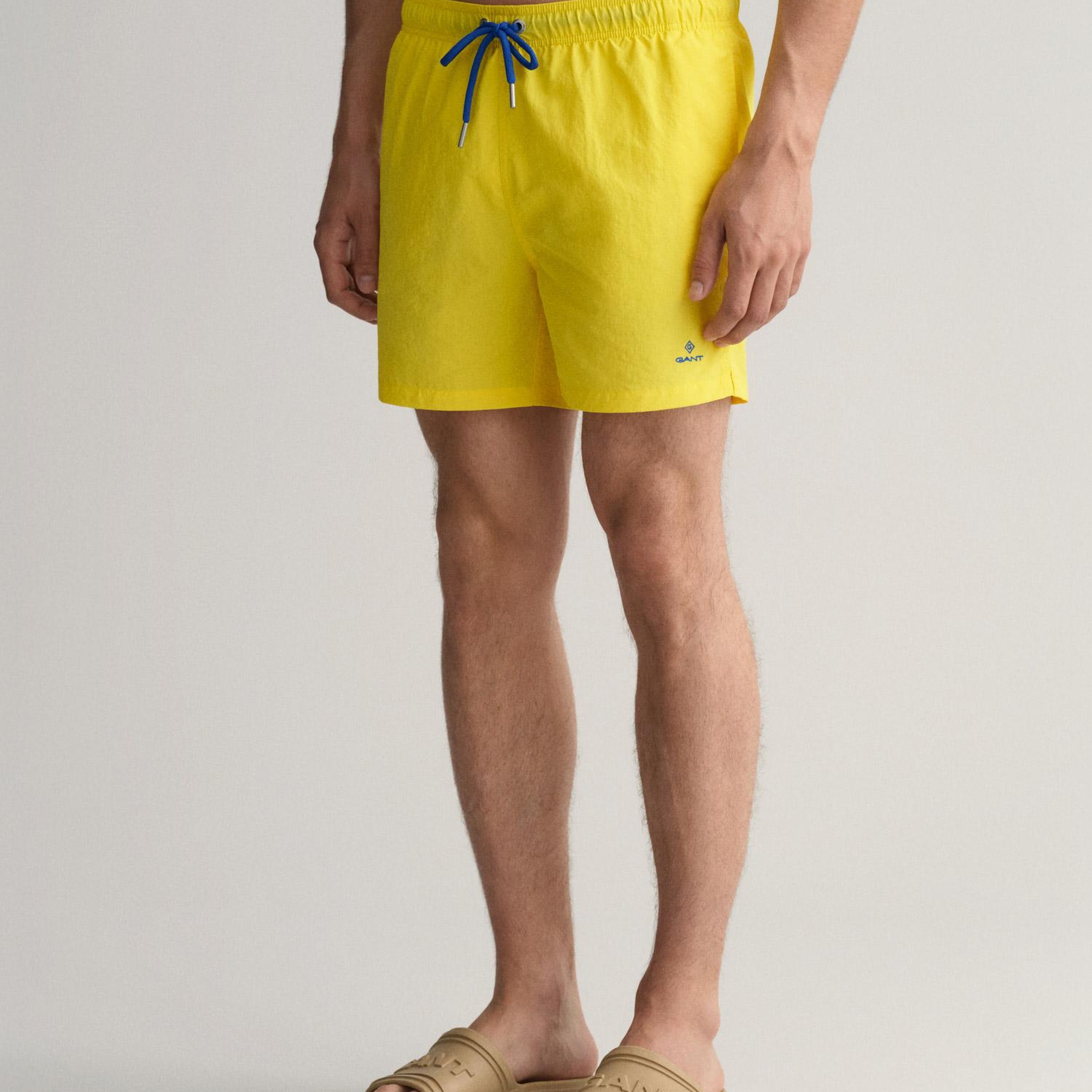 GANT Erkek Sarı Classic Fit Deniz Şortu