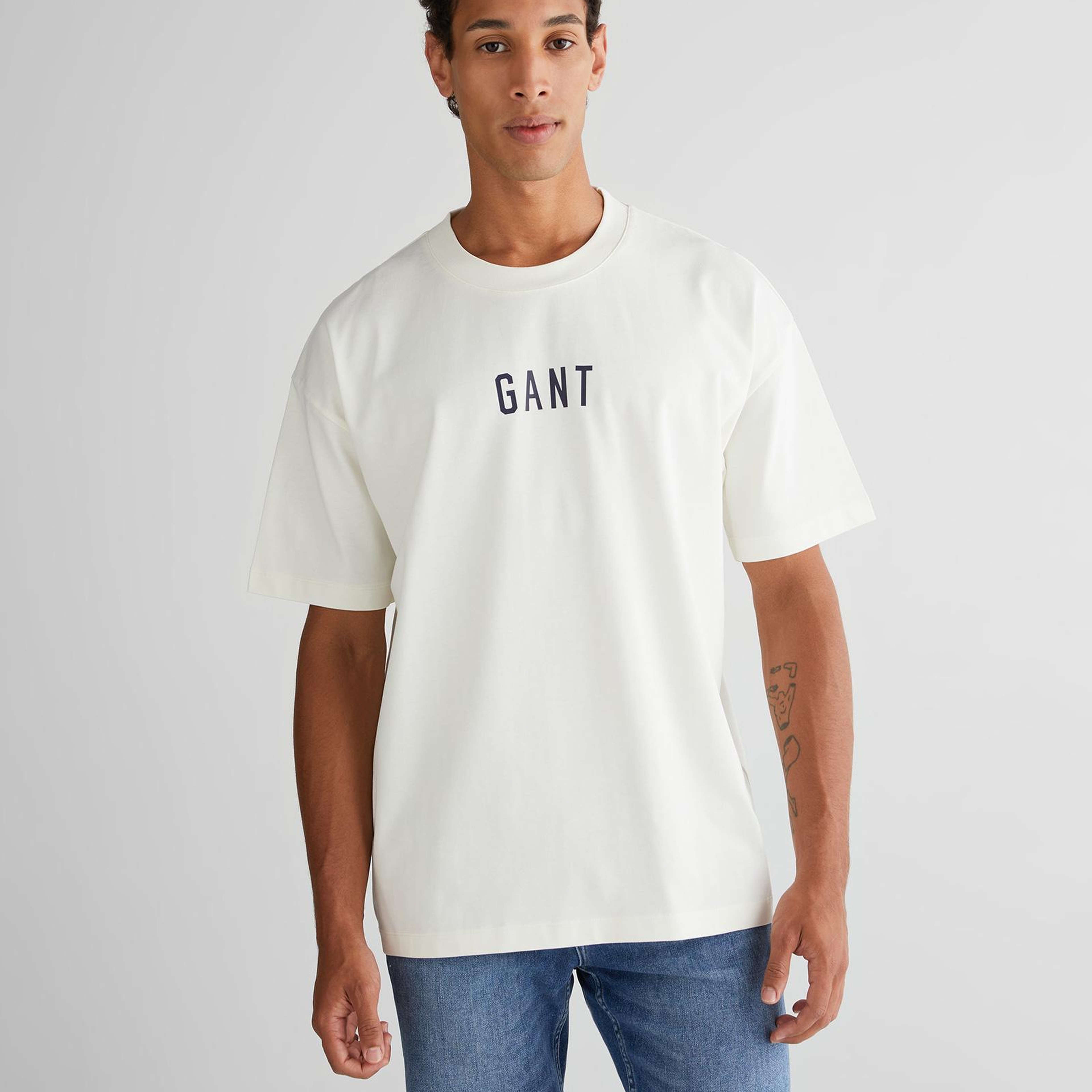 GANT Erkek Krem Relaxed Fit Bisiklet Yaka Logolu T-Shirt