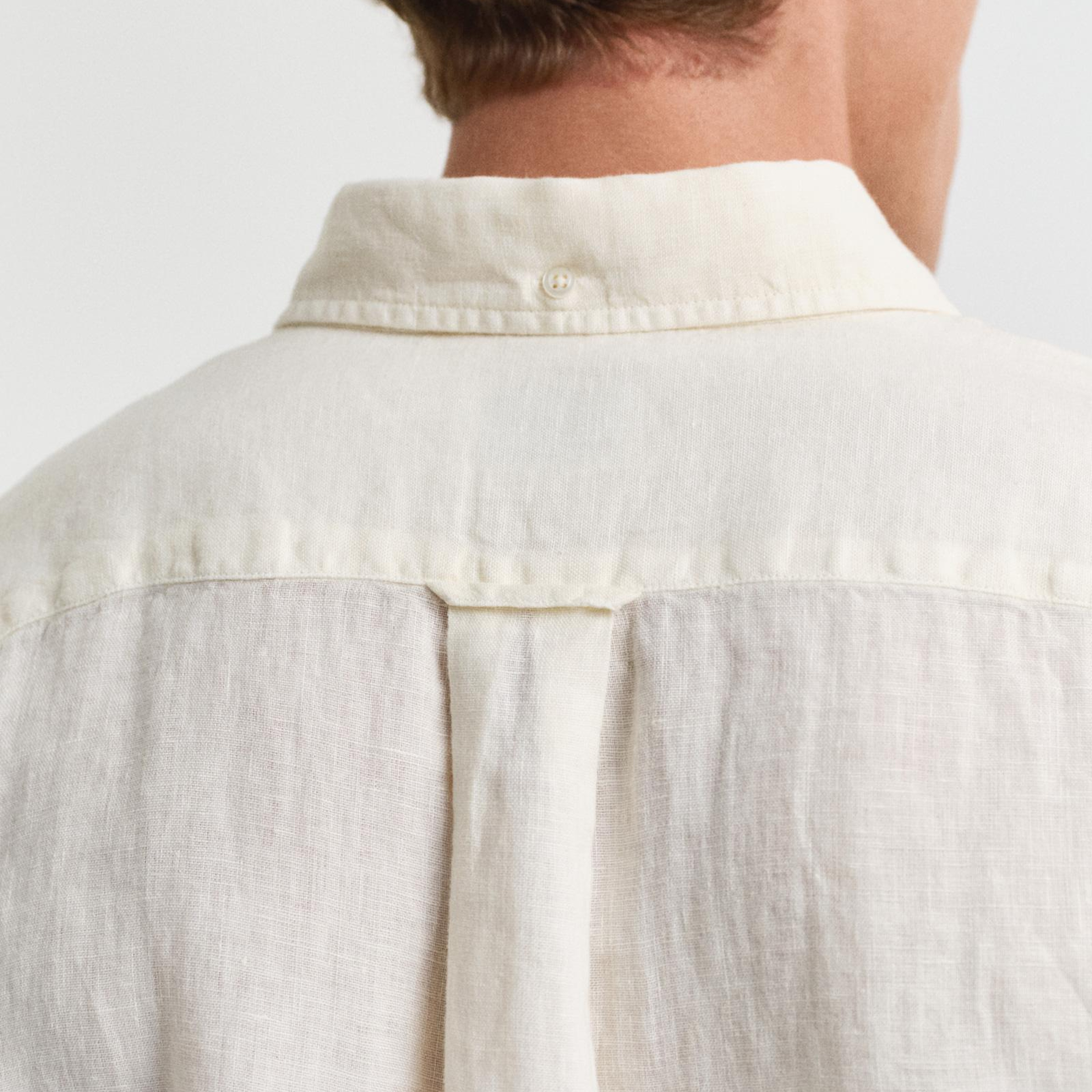 Gant Erkek Krem Regular Fit Düğmeli Yaka Keten Gömlek