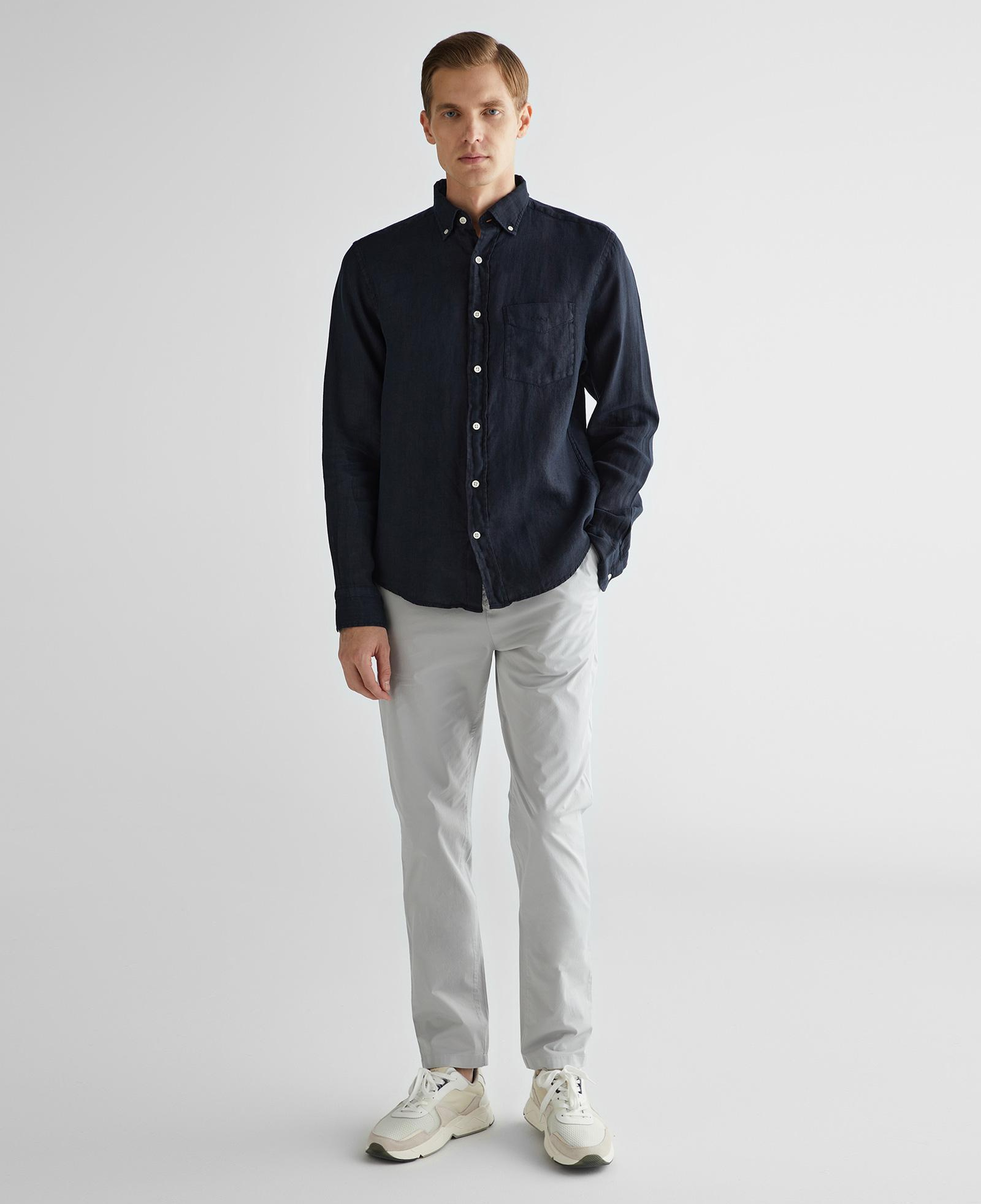 GANT Erkek Siyah Regular Fit Düğmeli Yaka Keten Gömlek