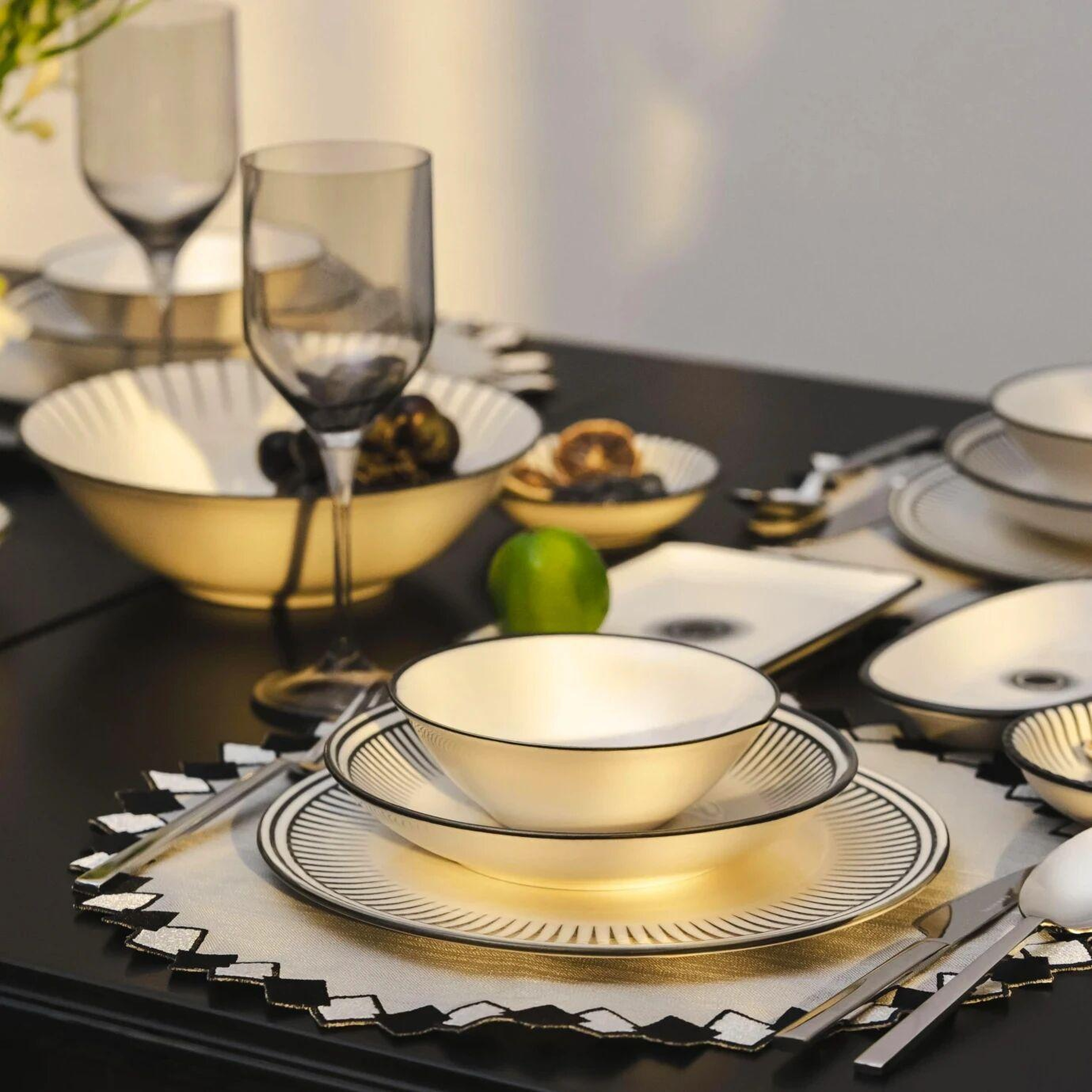 Qua Home Sunset Kristal Beyaz Şarap Kadehi Antrasit 330 cc