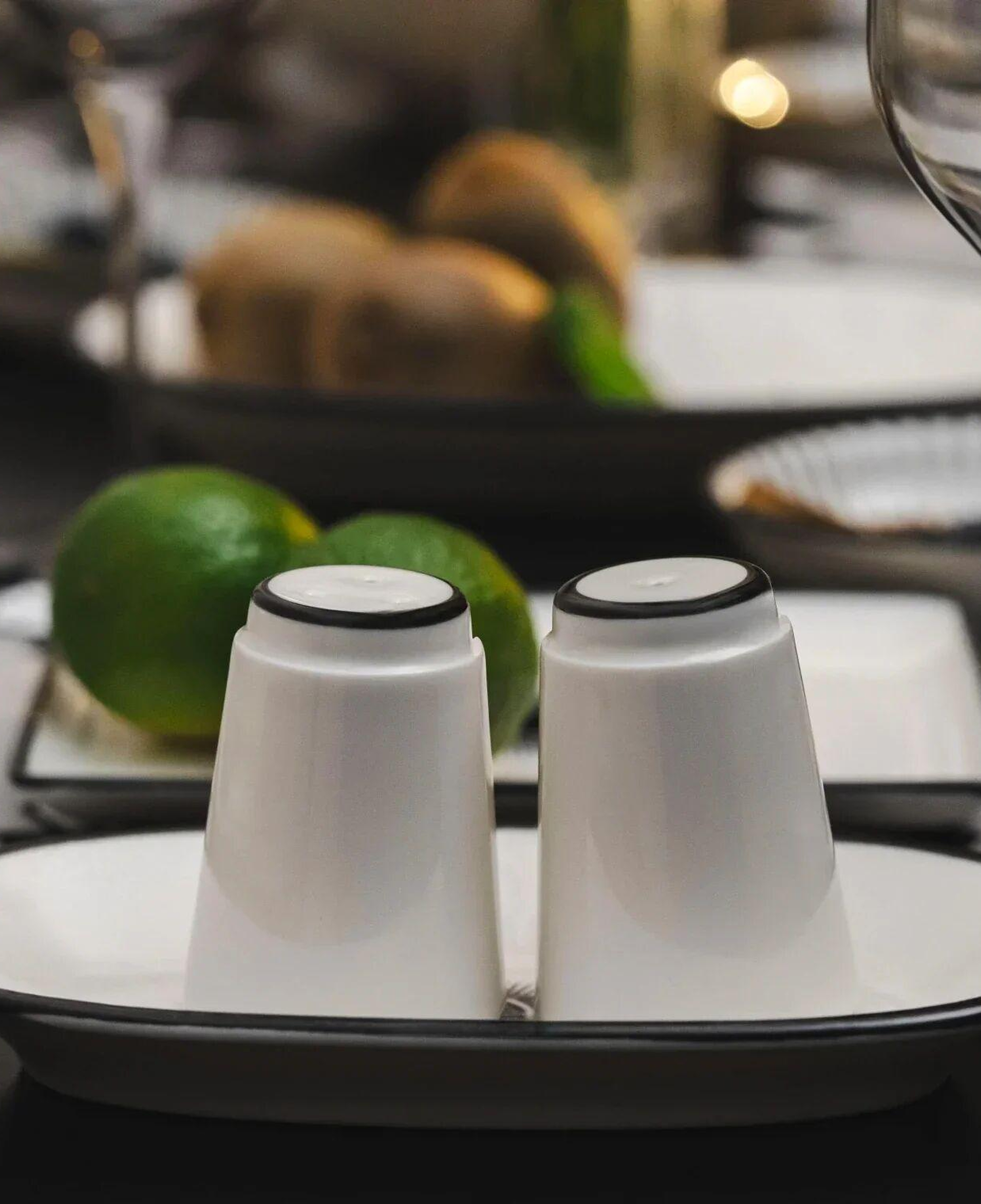 Qua Home Aspen 1'li Siyah Detaylı Tuzluk