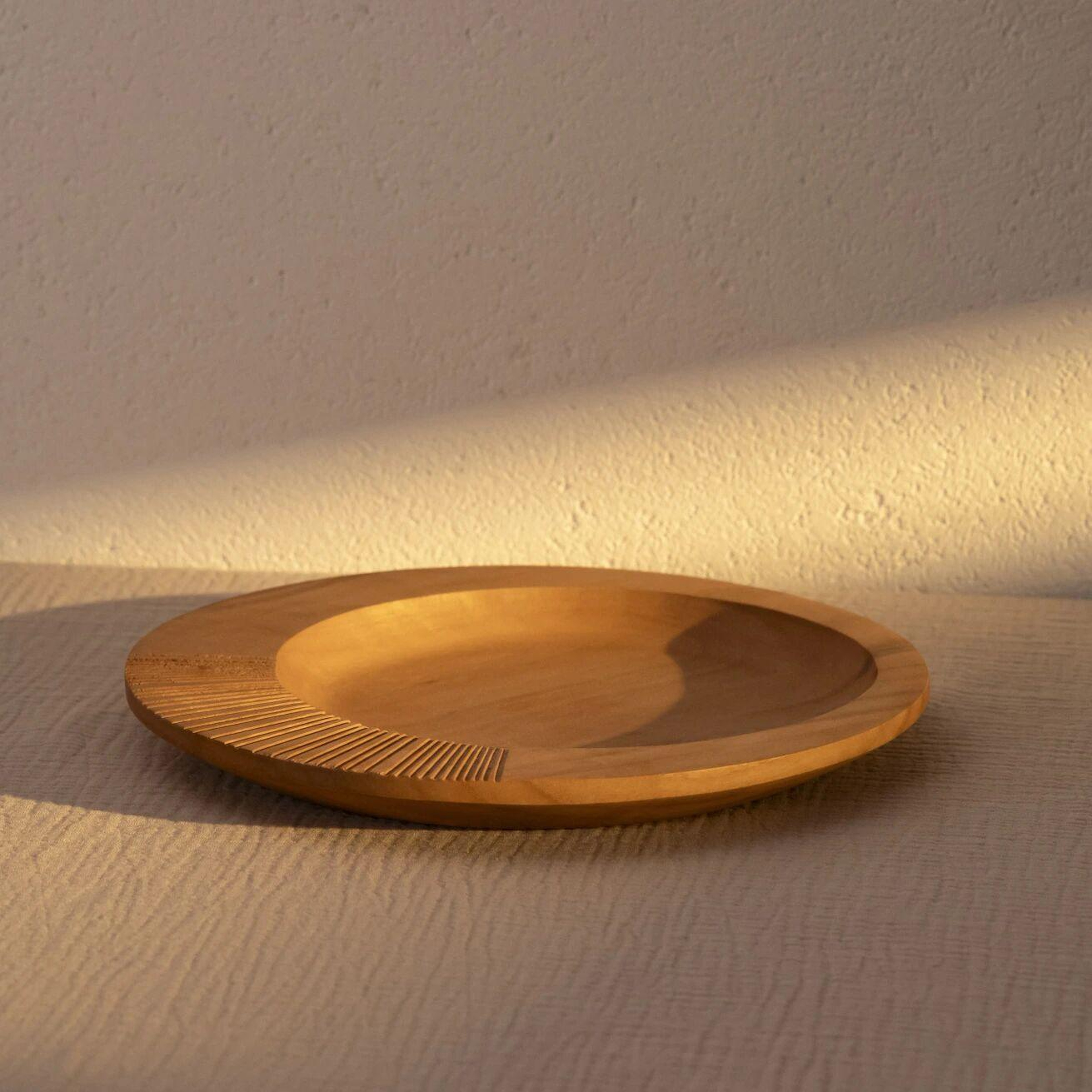 Qua Home Lyla Ceviz Ahşap Dekoratif Tabak 25x25x2.5 cm