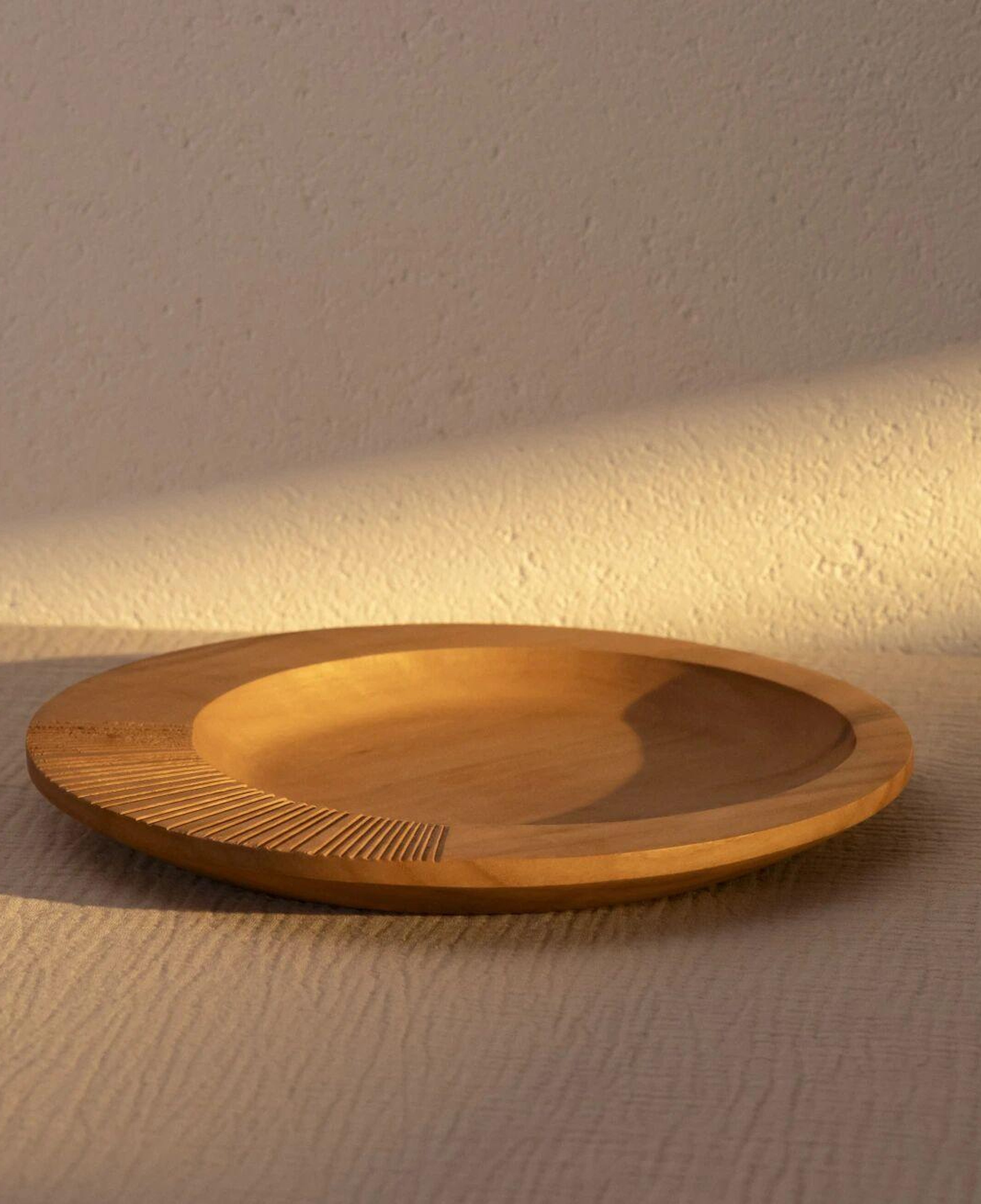 Qua Home Lyla Ceviz Ahşap Dekoratif Tabak 25x25x2.5 cm