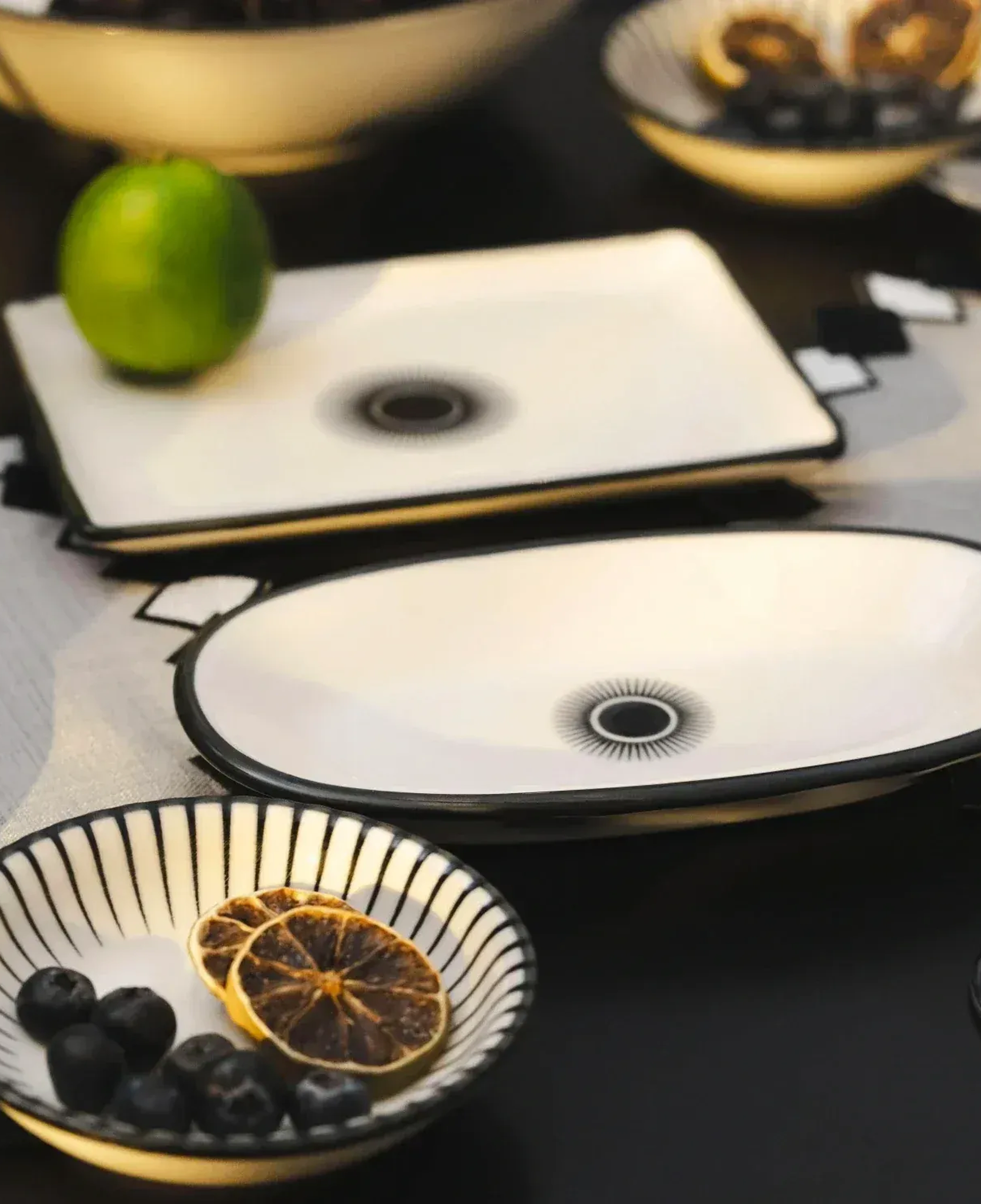 Qua Home Aspen Siyah Çizgili Kayık Tabak 20x11 cm