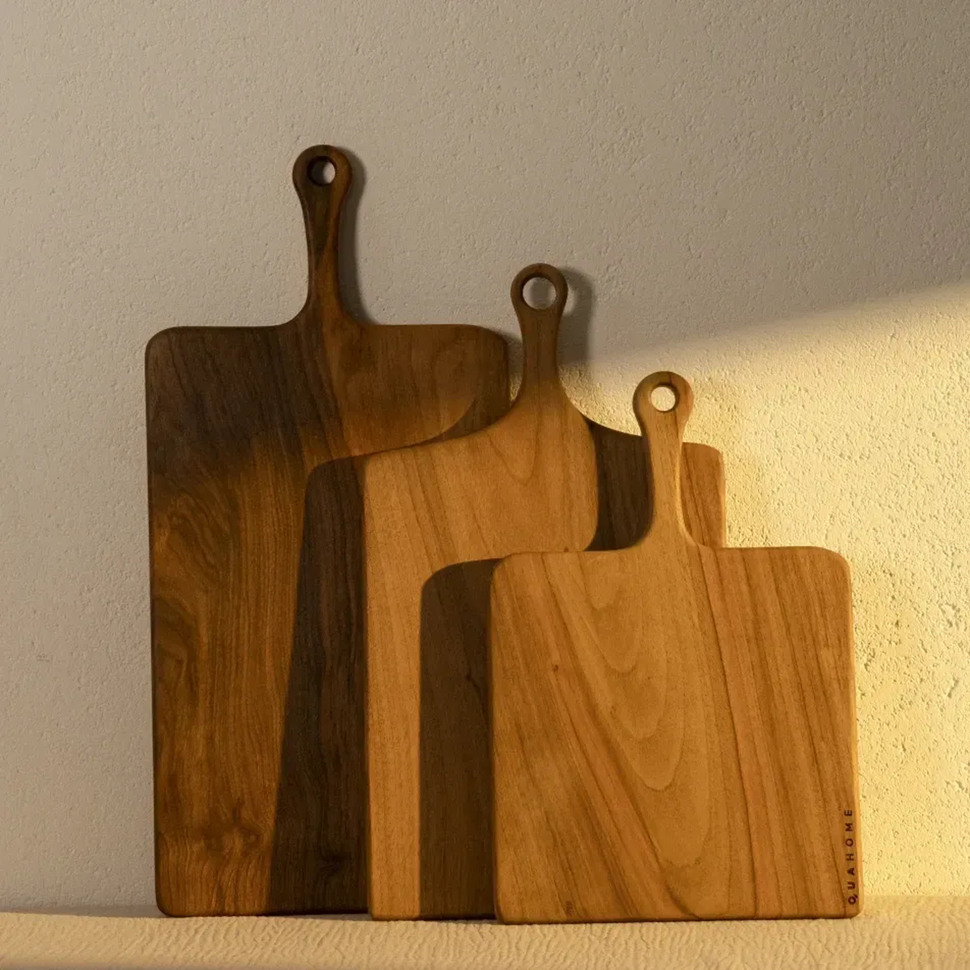 Qua Home Ira Ceviz Ahşap Kesme & Sunum Tahtası 52x25x1.8 cm