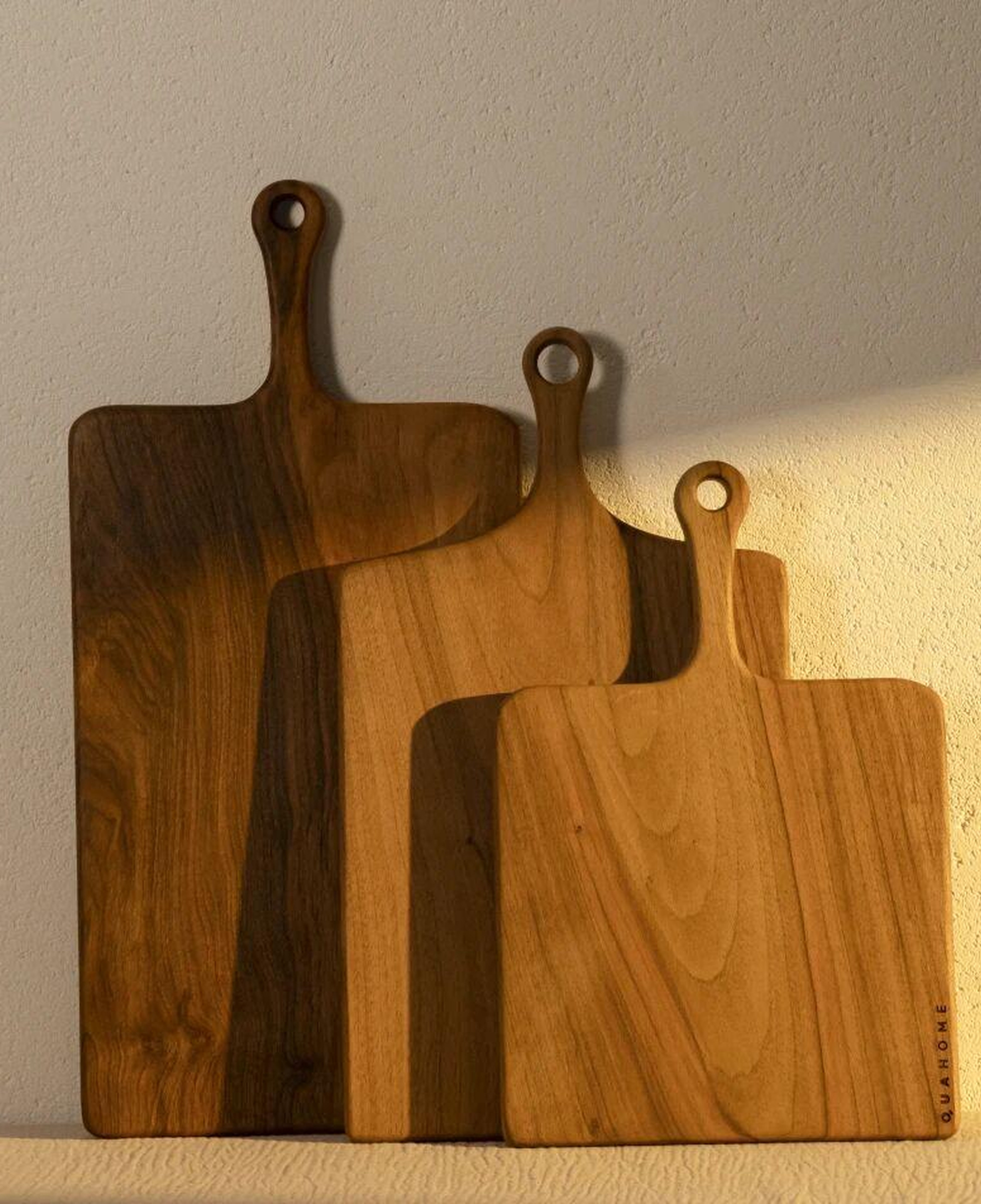 Qua Home Ira Ceviz Ahşap Kesme & Sunum Tahtası 44x25x1.8 cm