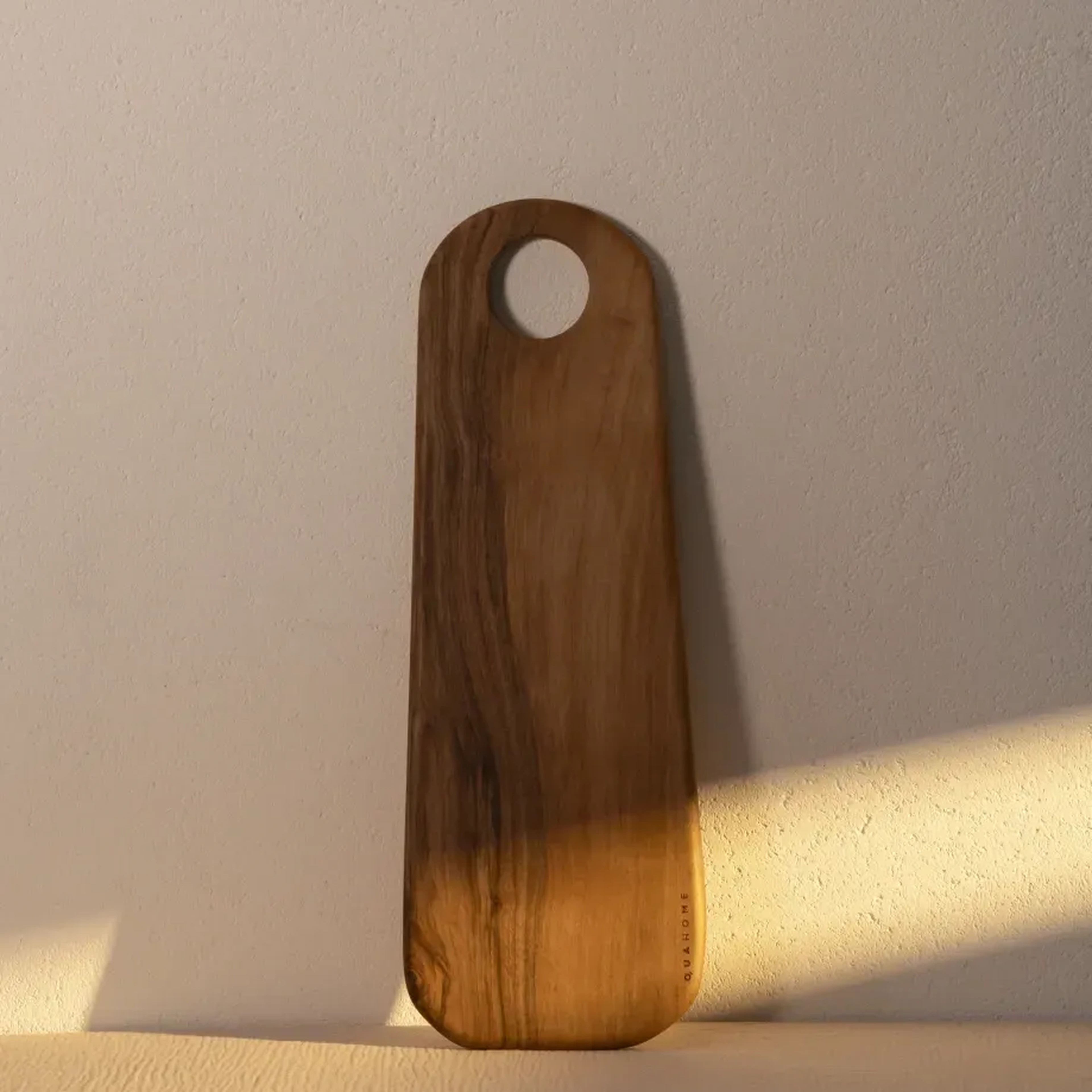 Qua Home Vivi Ceviz Ahşap Kesme & Sunum Tahtası 60x21,5x1.8 cm