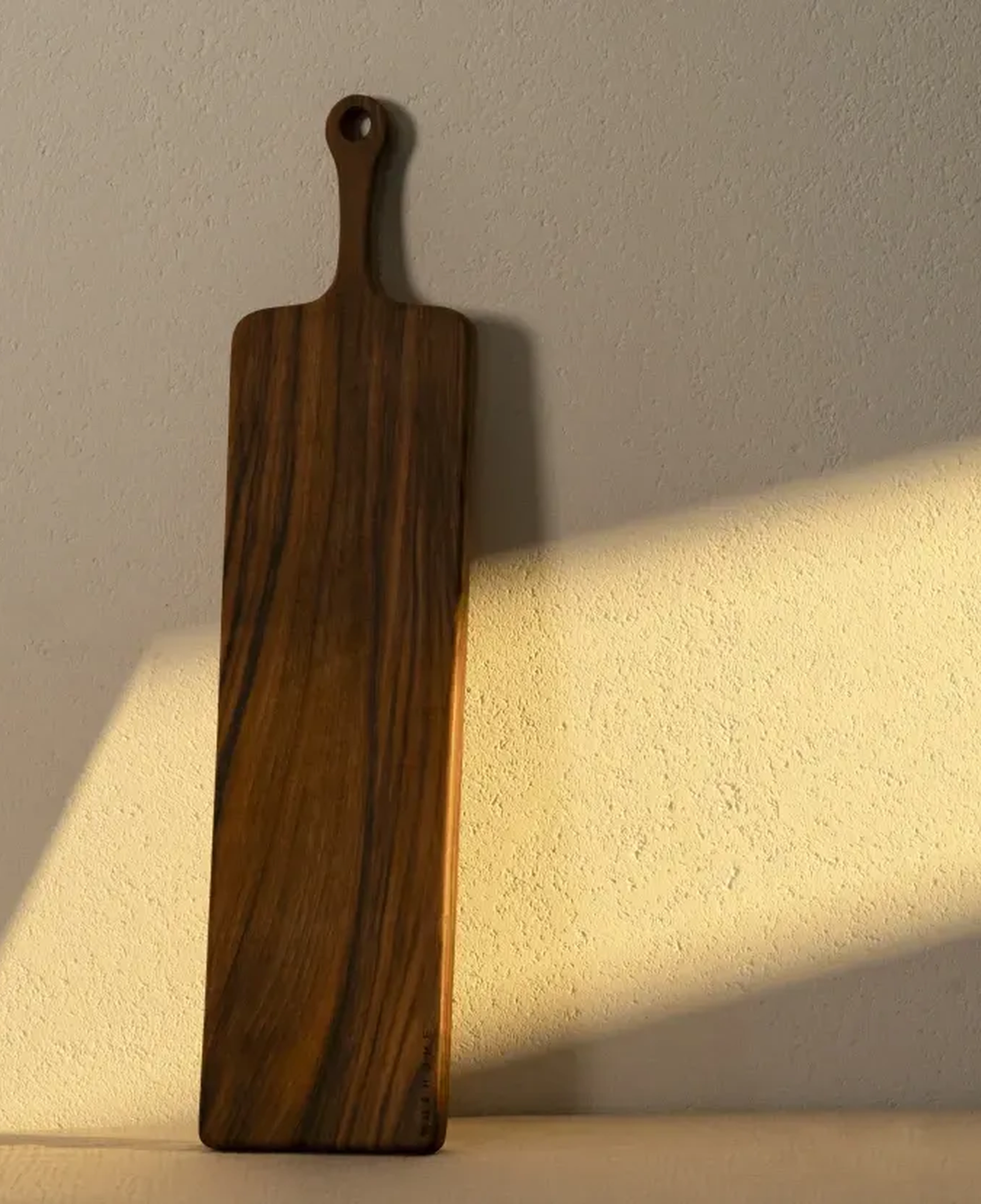 Qua Home Ira Ceviz Ahşap Kesme & Sunum Tahtası 62x15x1.8 cm