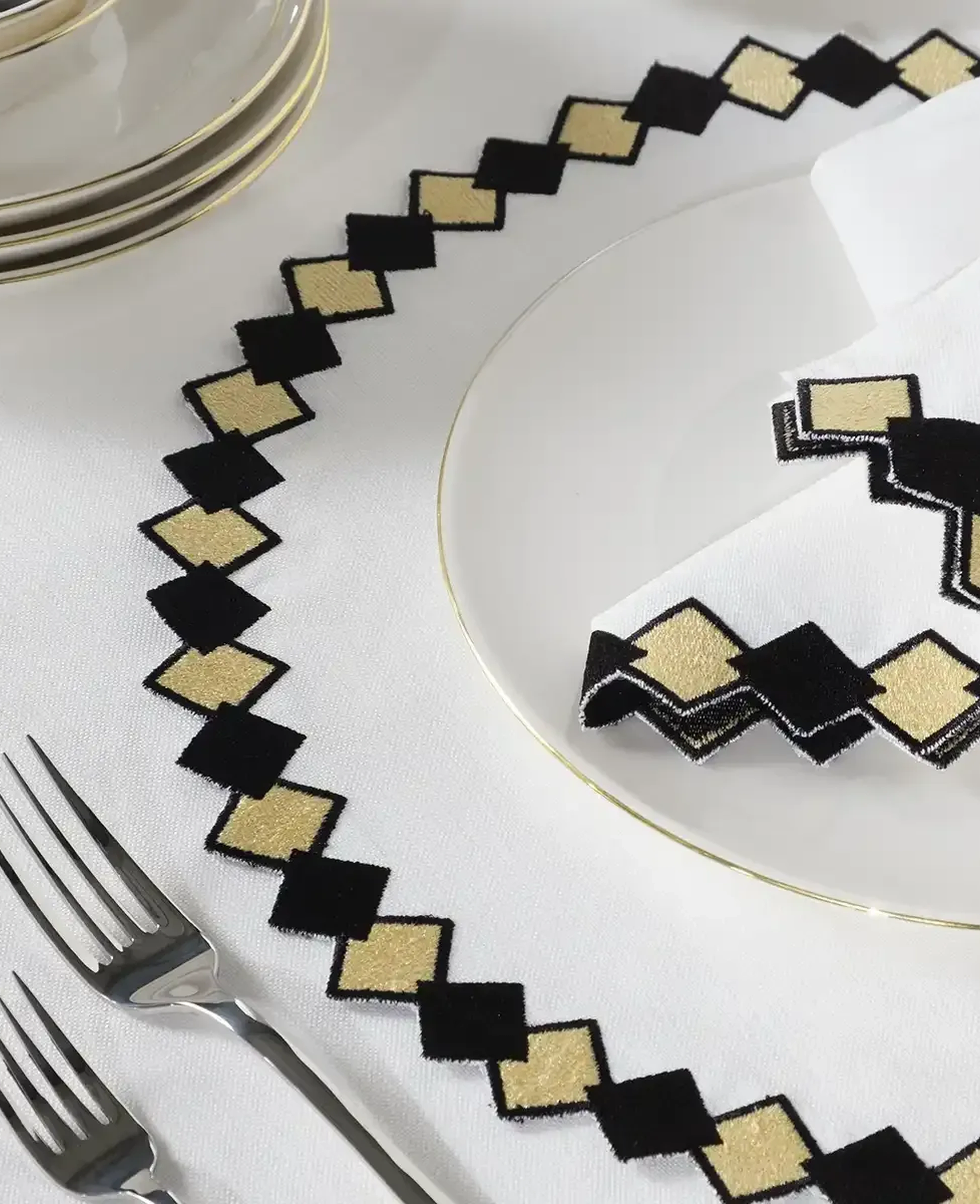 Qua Home Matilda Amerikan Servis Beyaz