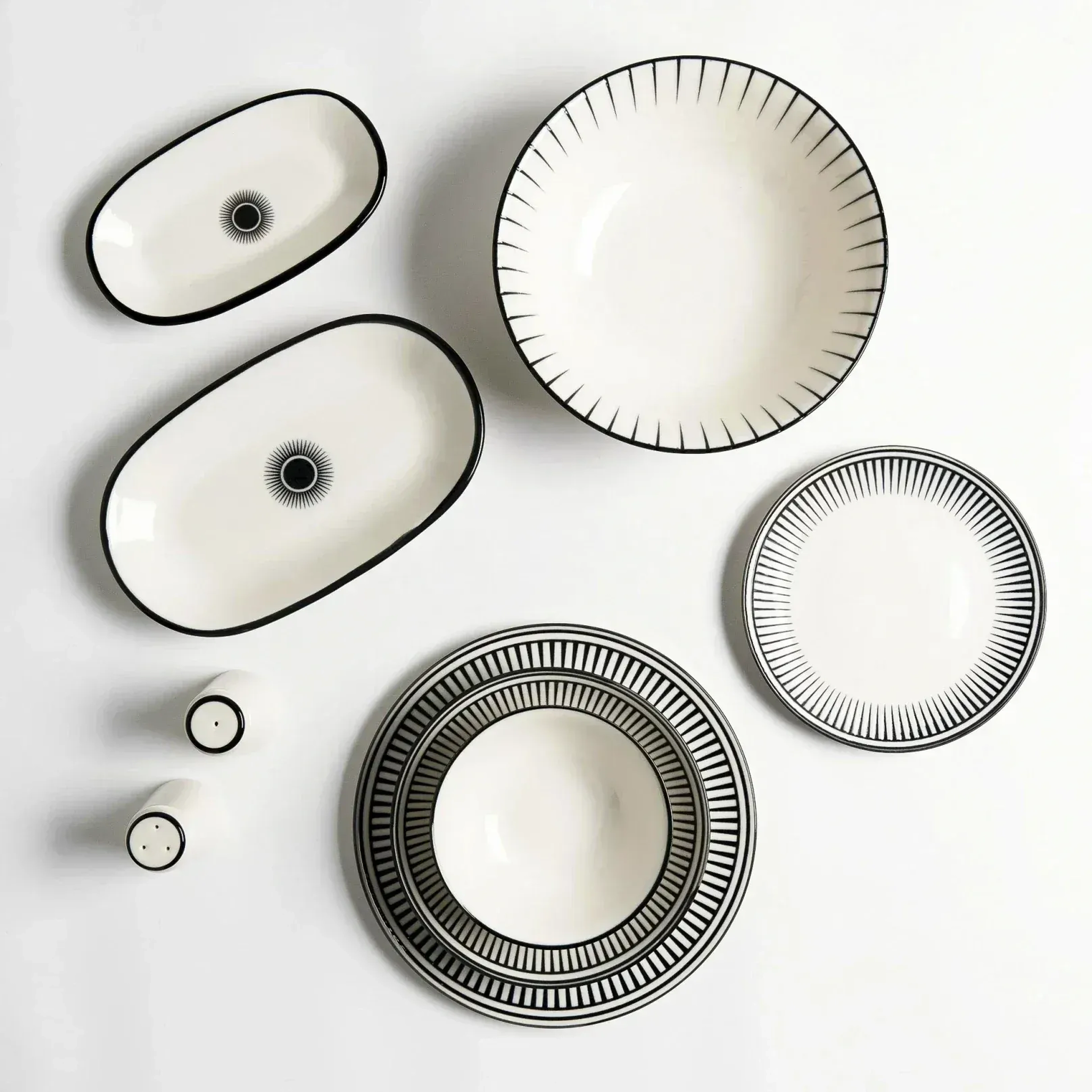 Qua Home Aspen Siyah Çizgili Kayık Tabak 25x14 cm