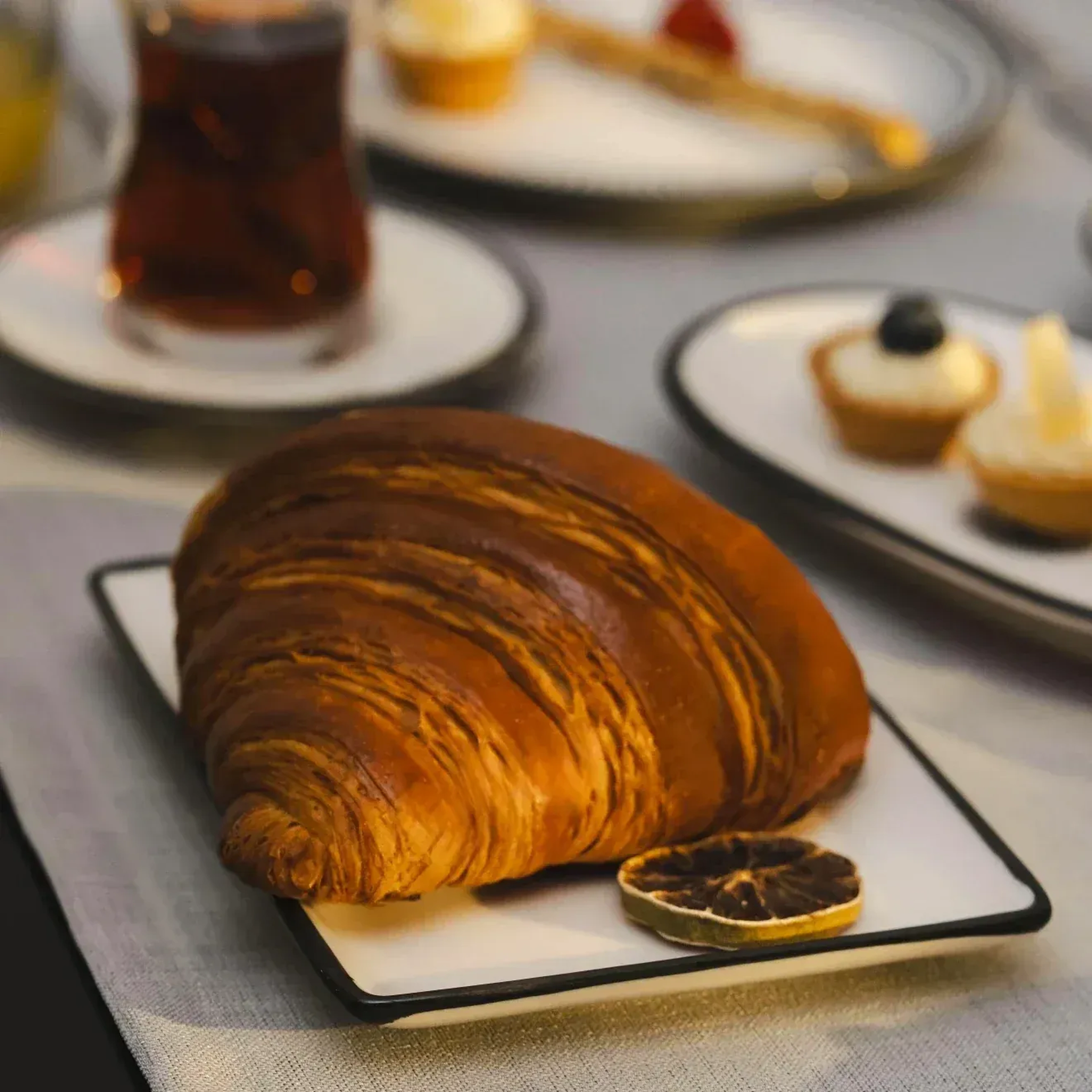 Qua Home Aspen Siyah Çizgili Sunum Tabağı 13x18 cm