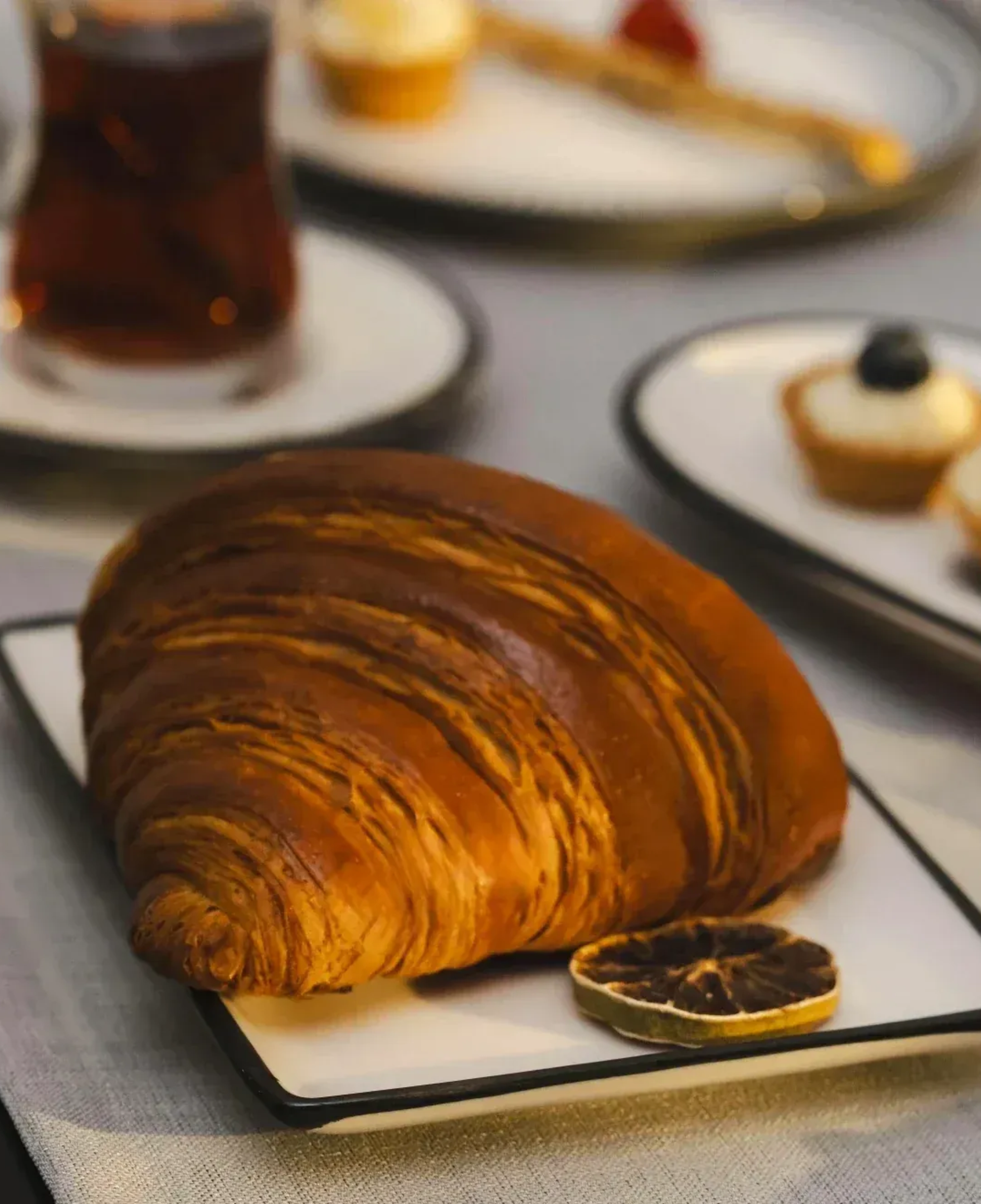 Qua Home Aspen Siyah Çizgili Sunum Tabağı 13x18 cm