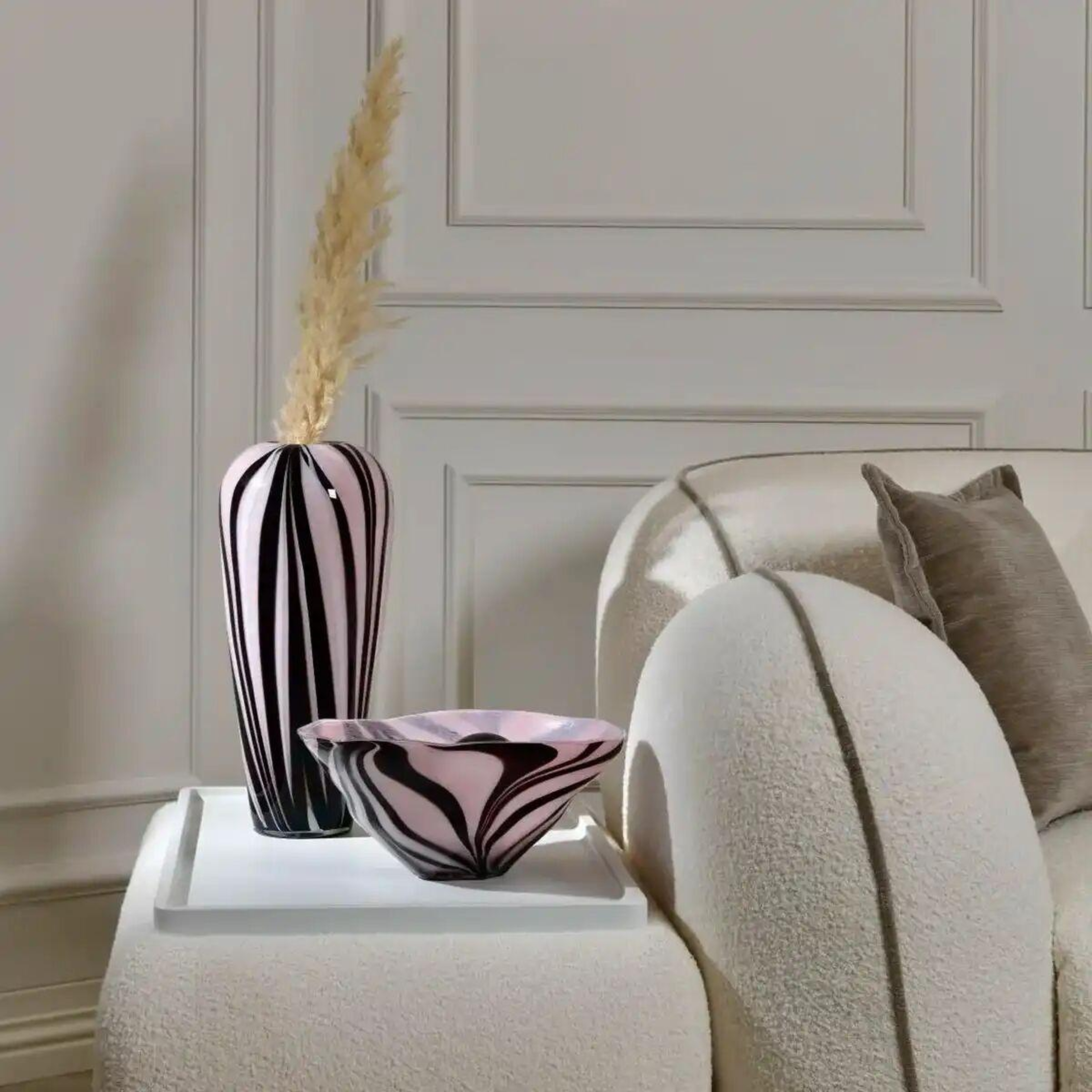 Qua Home Romy Pembe Siyah Cam Vazo 31x16 cm