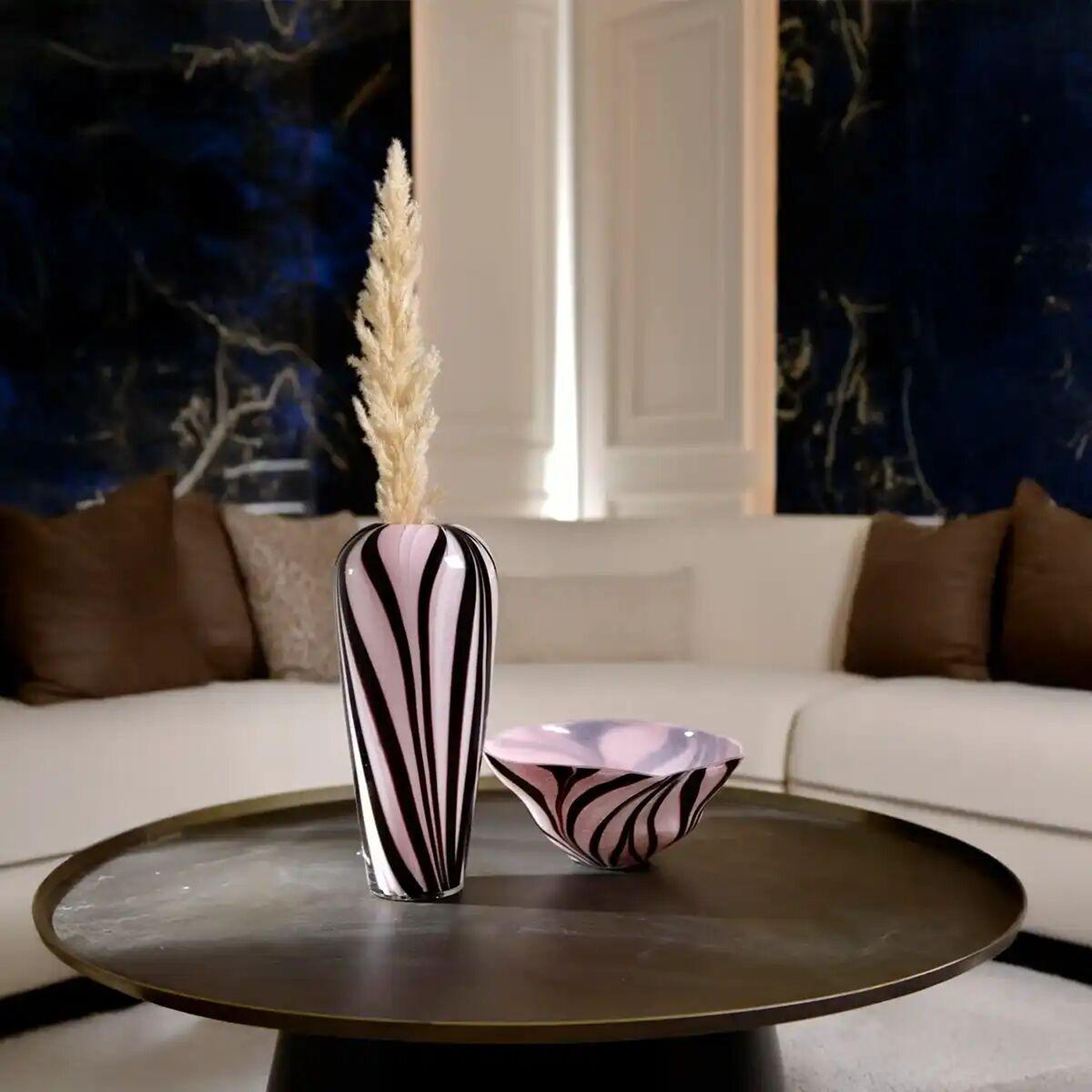 Qua Home Romy Pembe Siyah Cam Vazo 31x16 cm