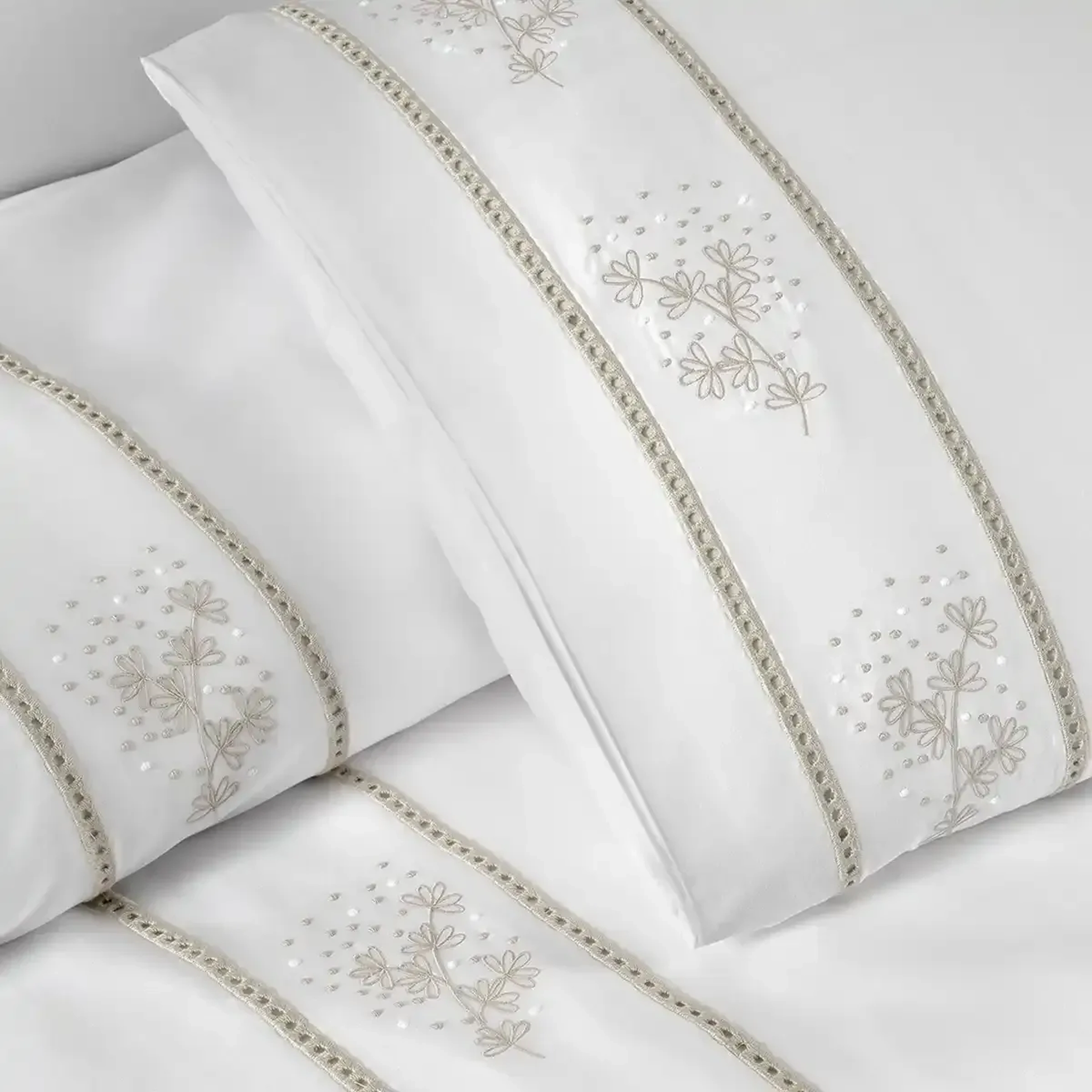 Qua Home Grace 300 Tc Pamuk Perkal Nakışlı ve Ajurlu King Size Nevresim Seti Vizon