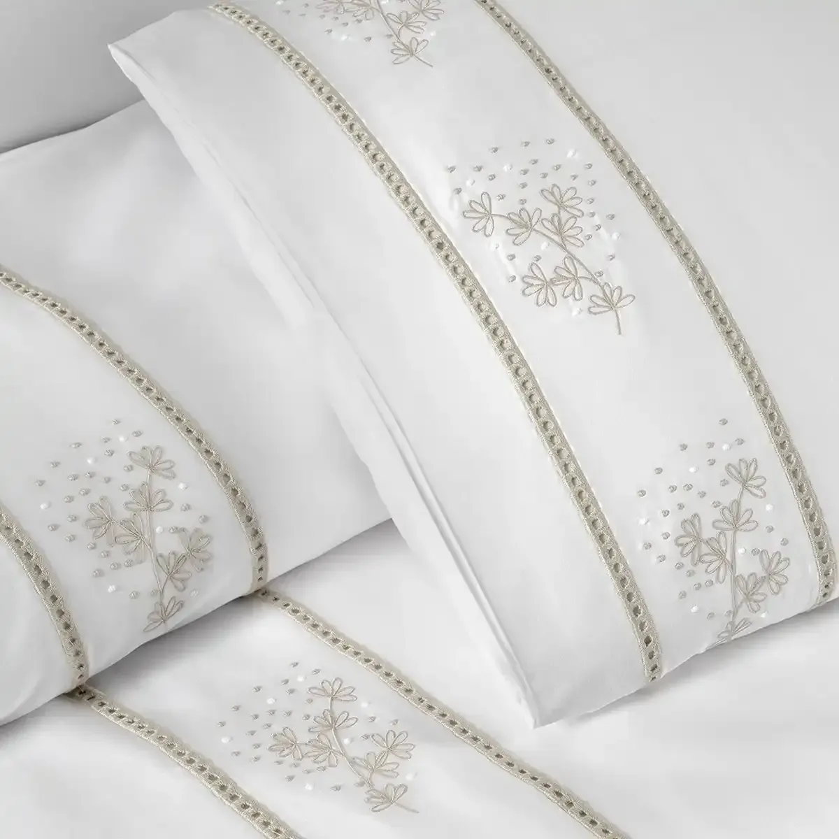 Qua Home Grace 300 Tc Pamuk Perkal Nakışlı ve Ajurlu King Size Nevresim Seti Vizon