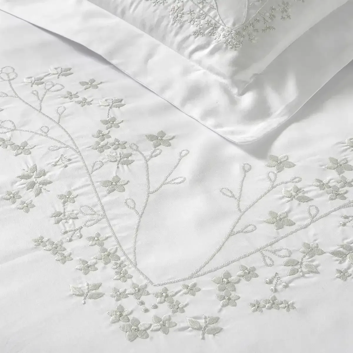 Qua Home Milo 300 Tc Pamuk Saten Nakışlı ve Ajurlu King Size Nevresim Seti Beyaz Gri