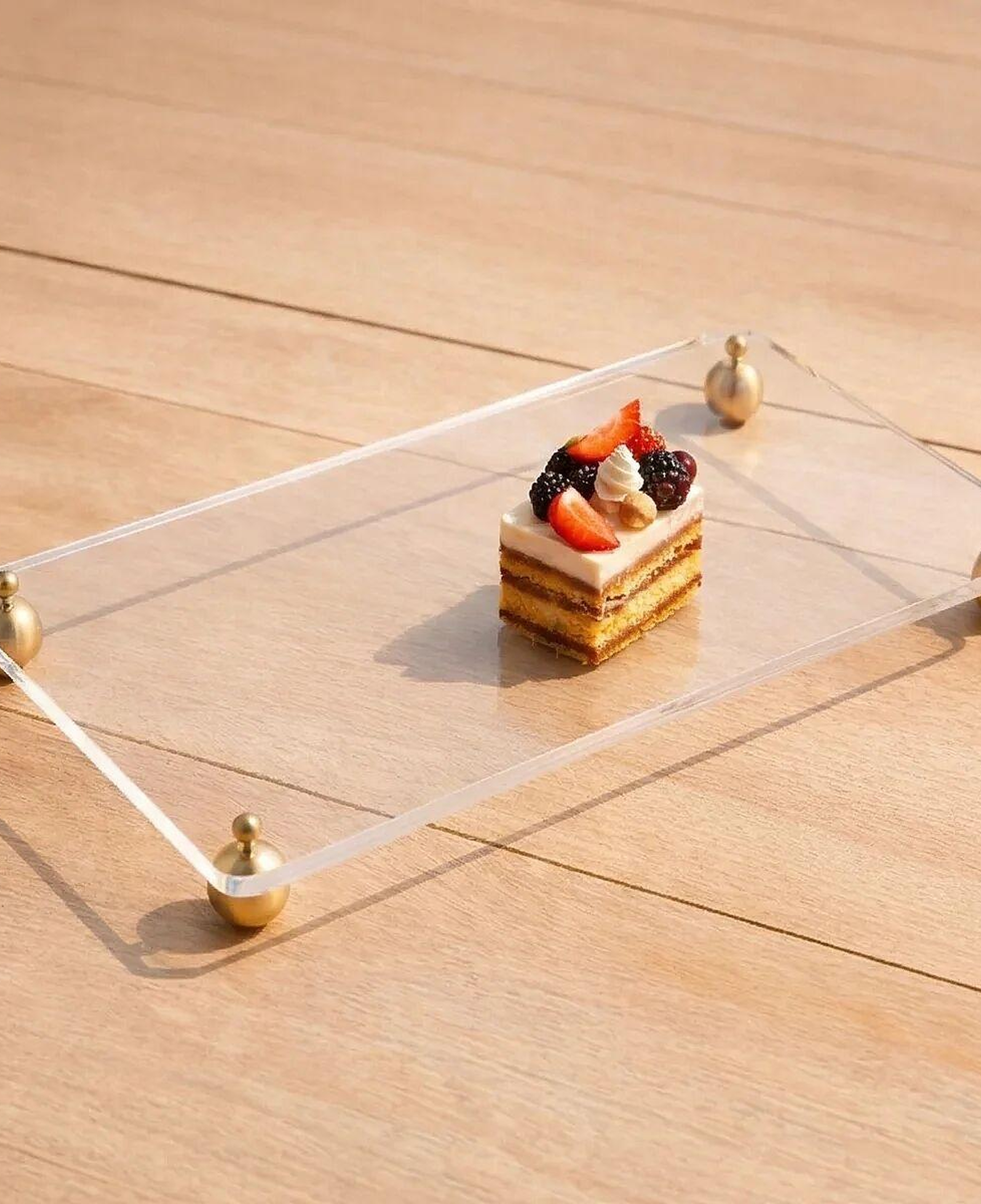 Qua Home Karis Pirinç Ayaklı Pleksi Jardinyer Şeffaf 40x20 cm