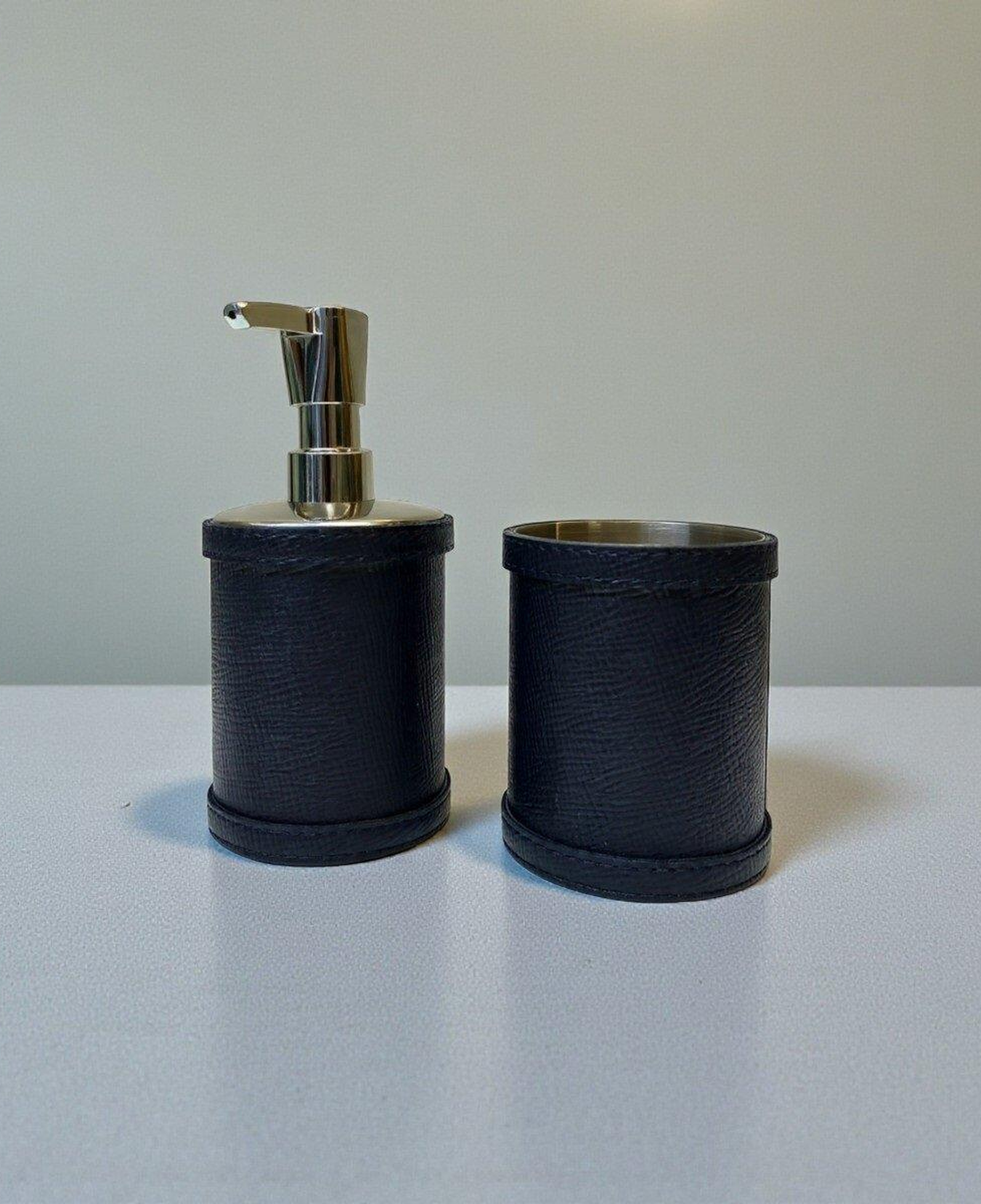 Qua Home Slvie Deri Sabunluk Seti Lacivert