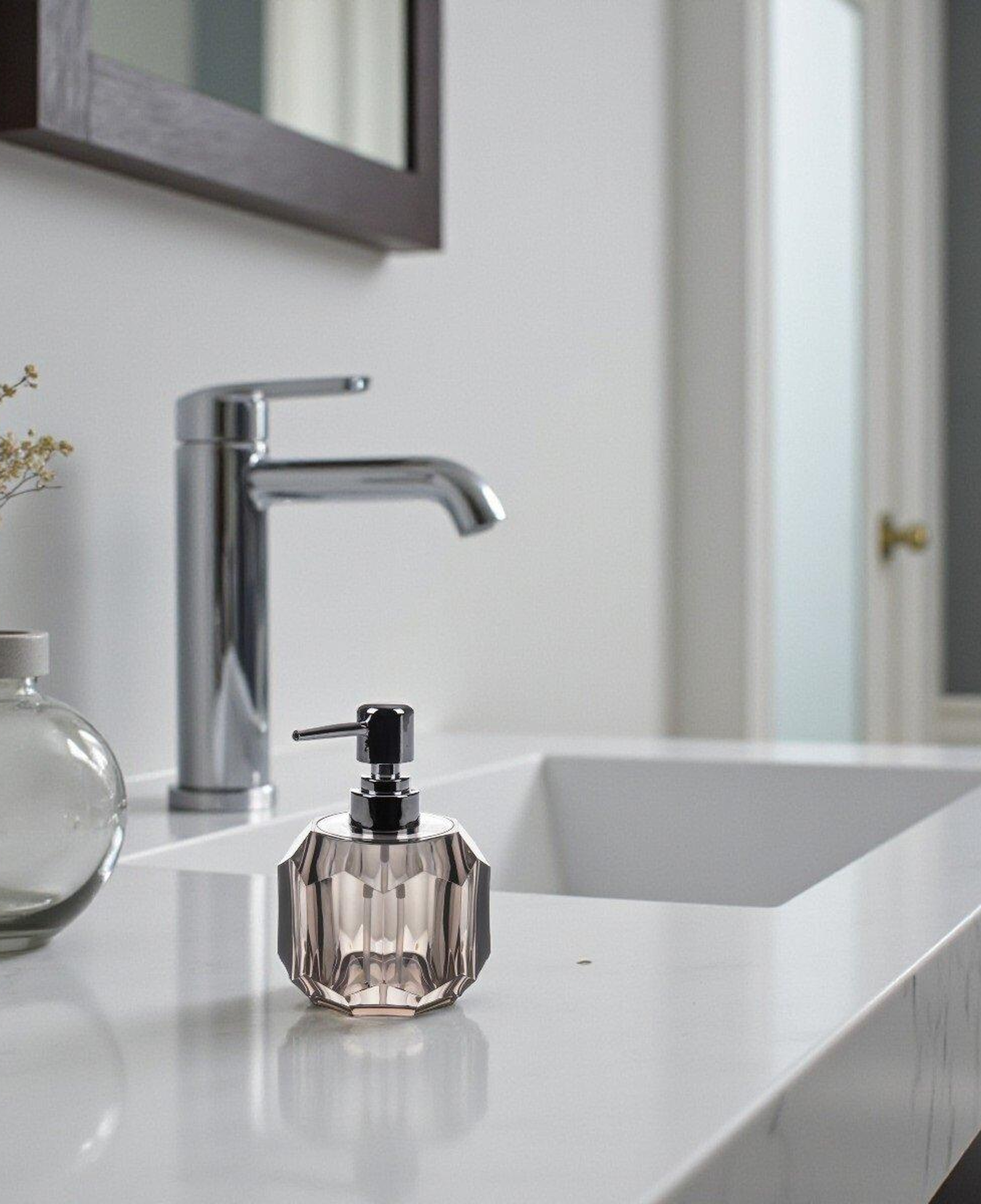 Qua Home Pomy Akrilik Sıvı Sabunluk Füme