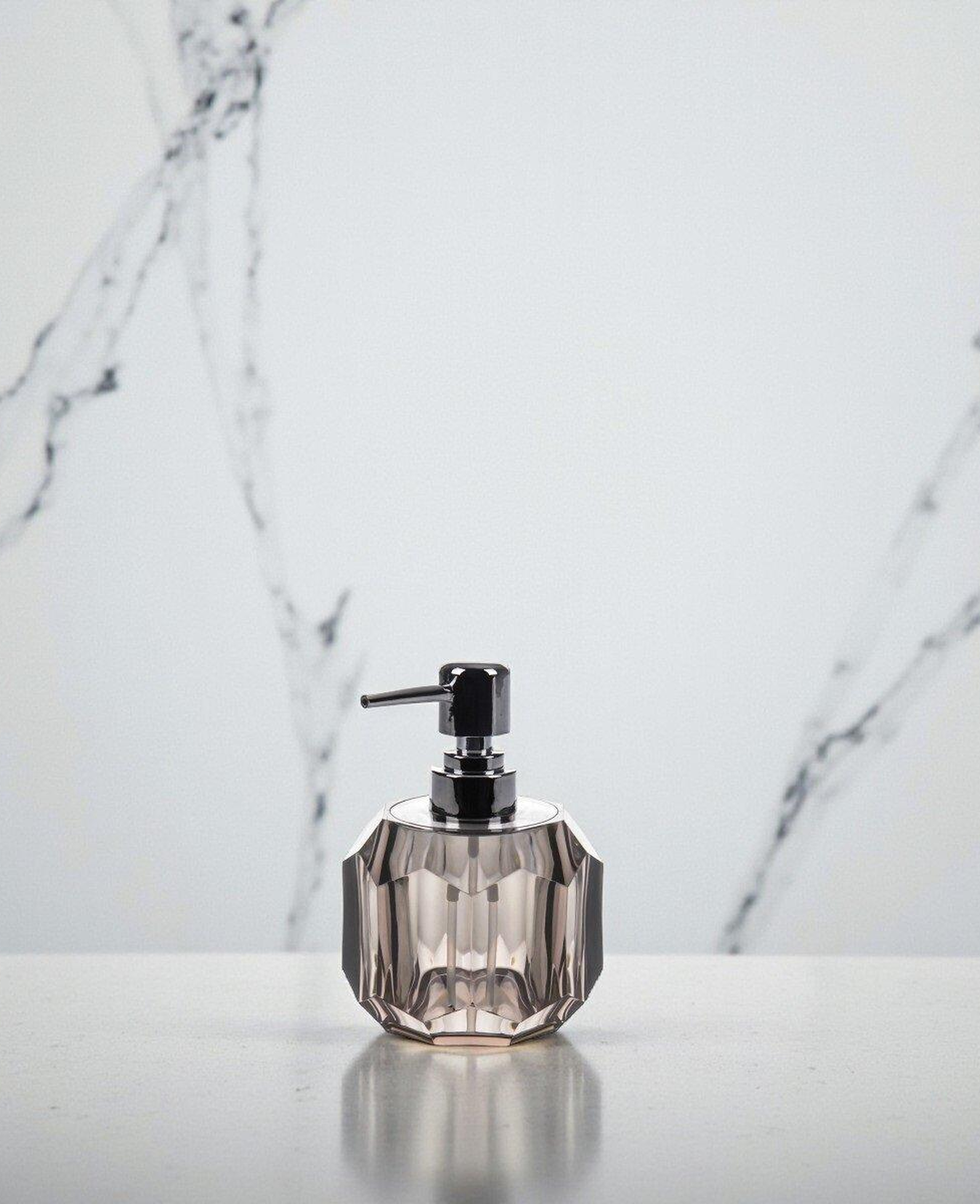 Qua Home Pomy Akrilik Sıvı Sabunluk Füme