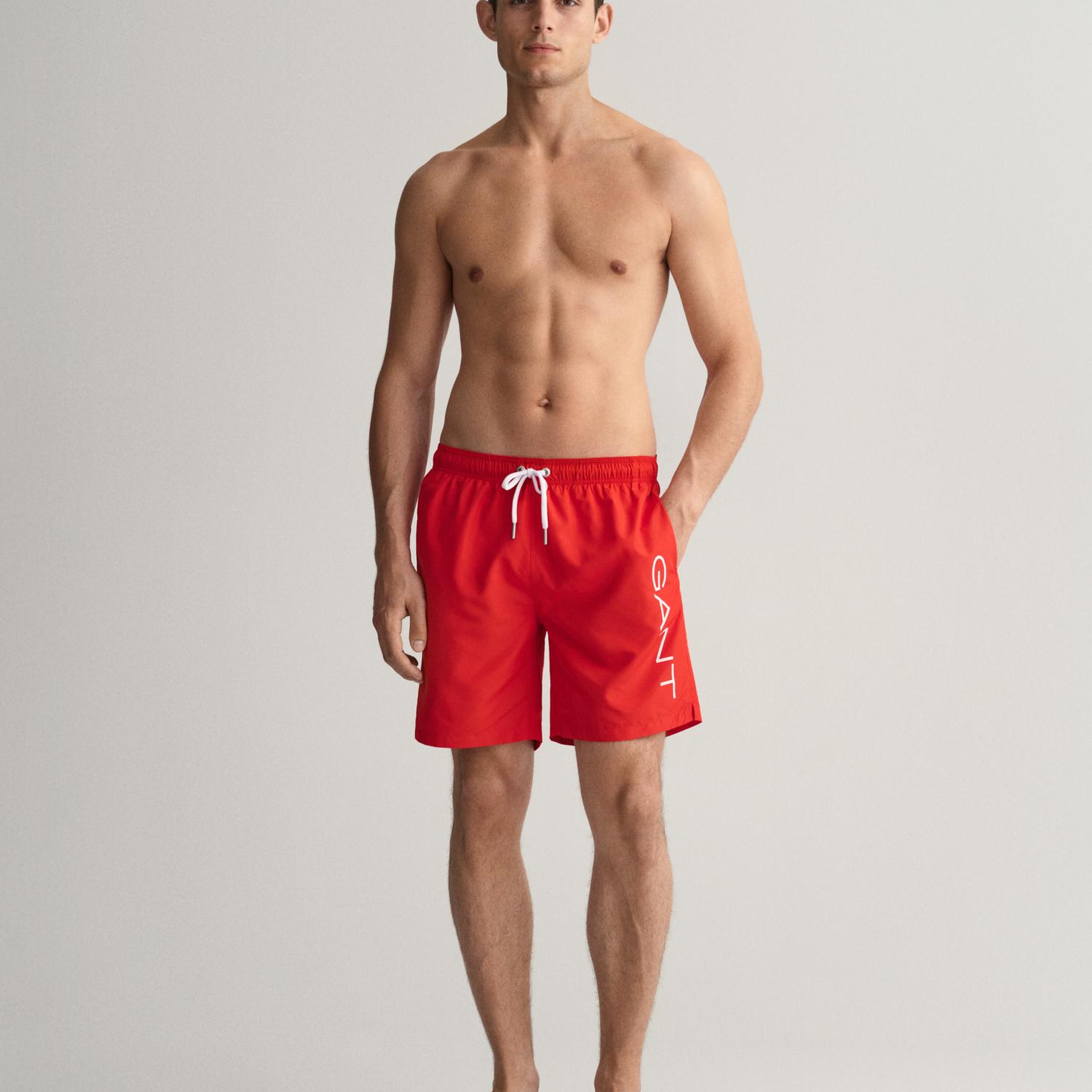 GANT Erkek Kırmızı Logolu Deniz Şortu