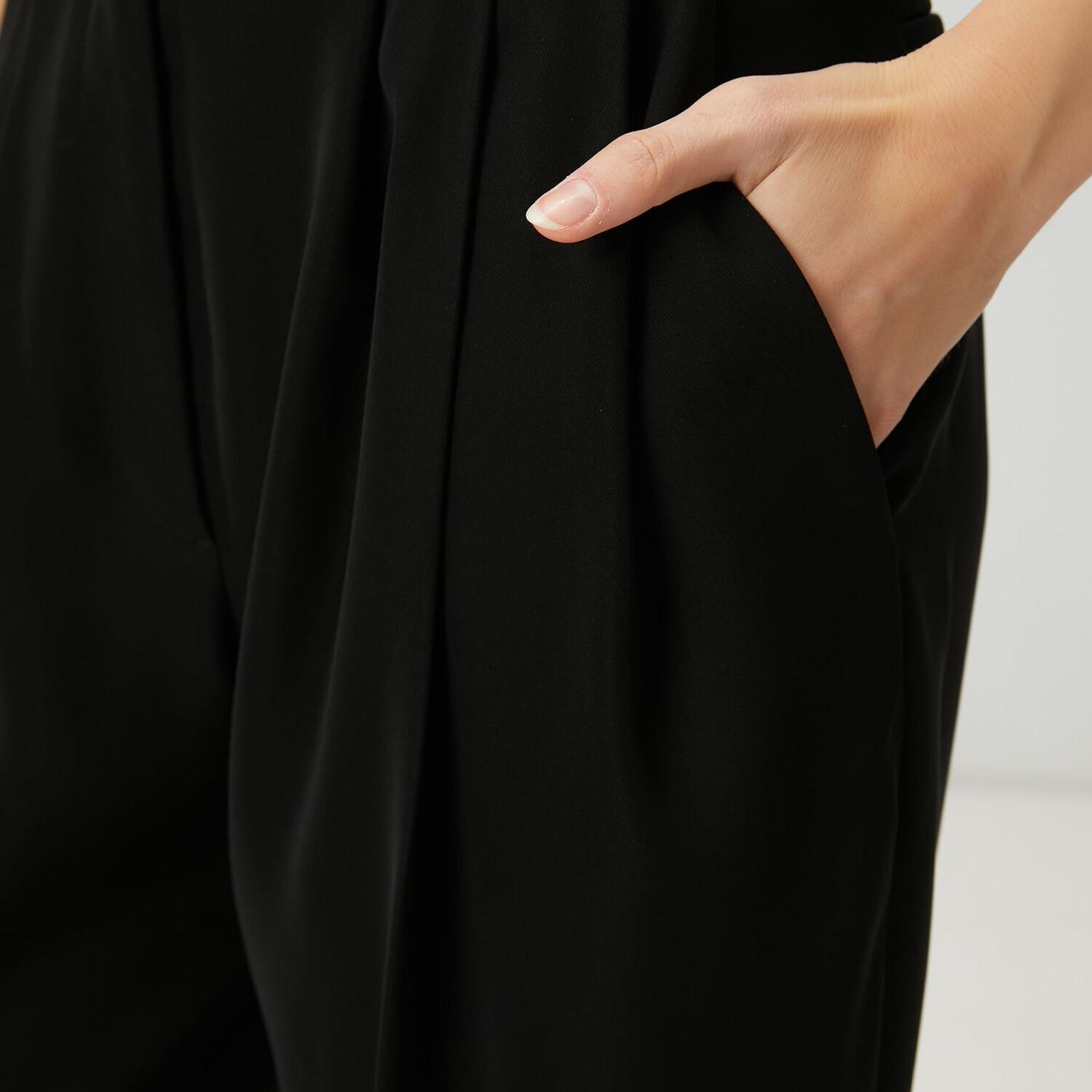 Beymen Club Kadın Siyah Pileli Havuç Pantolon