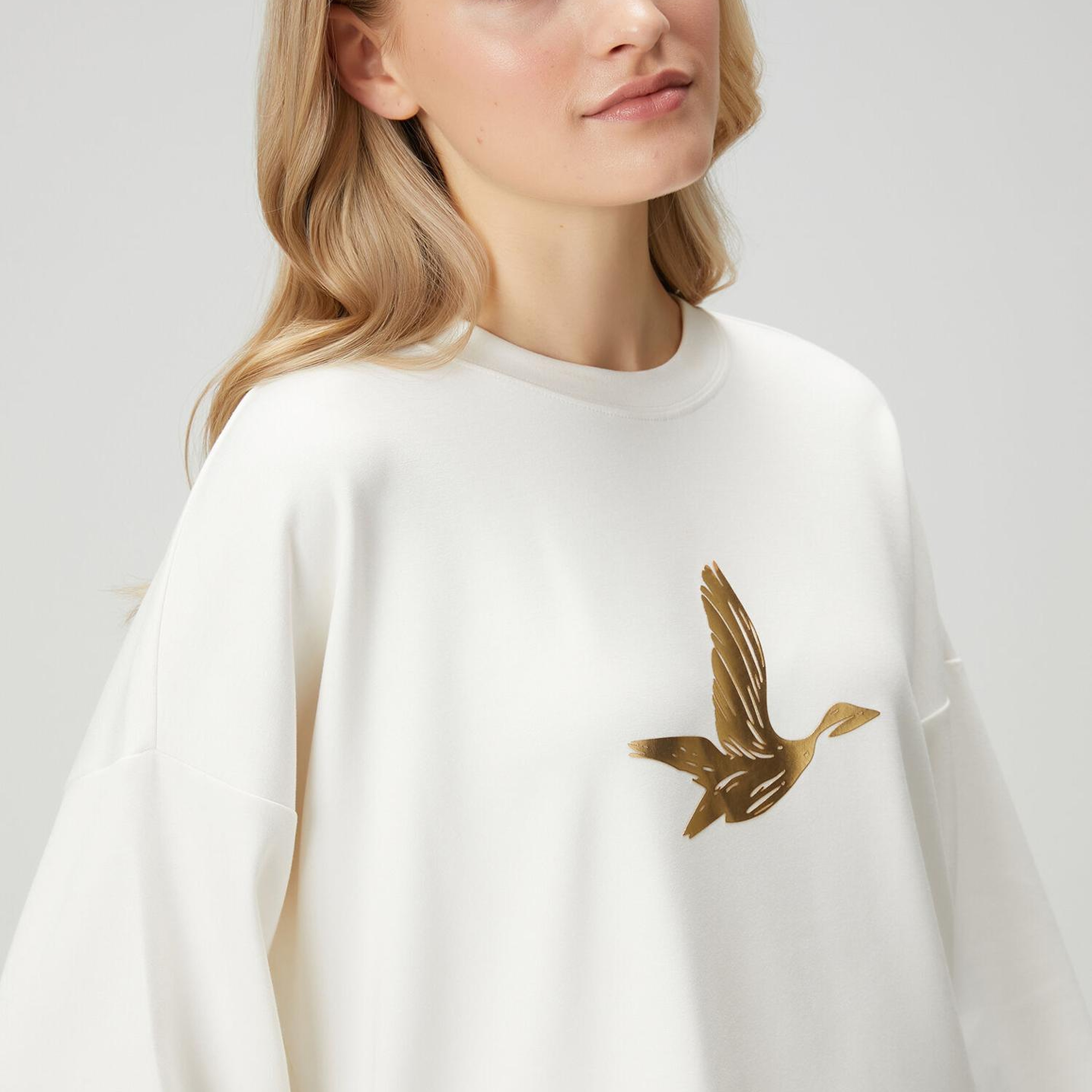 Beymen Club Kadın Kırık Beyaz Gold Logolu Sweatshirt