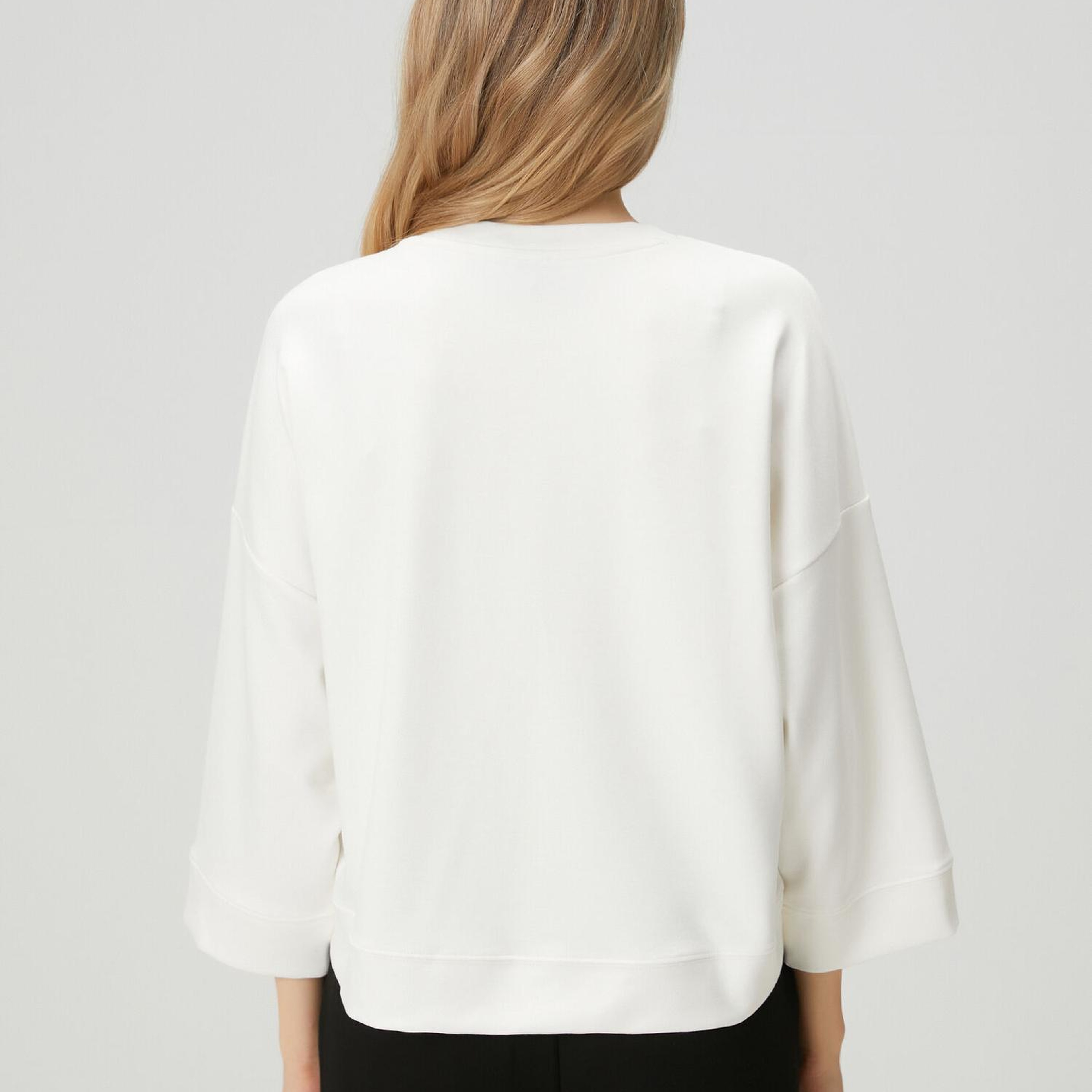 Beymen Club Kadın Kırık Beyaz Gold Logolu Sweatshirt