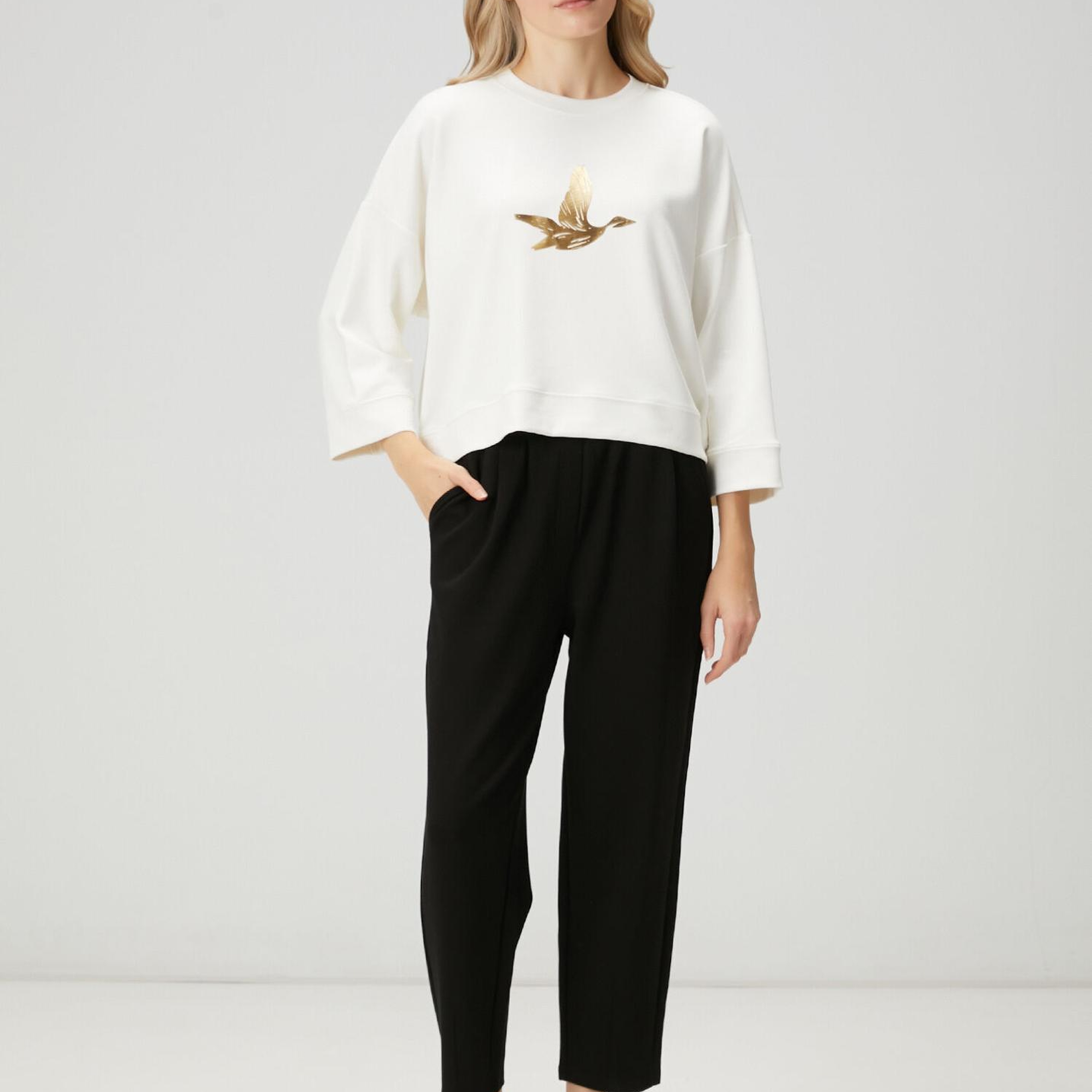 Beymen Club Kadın Kırık Beyaz Gold Logolu Sweatshirt