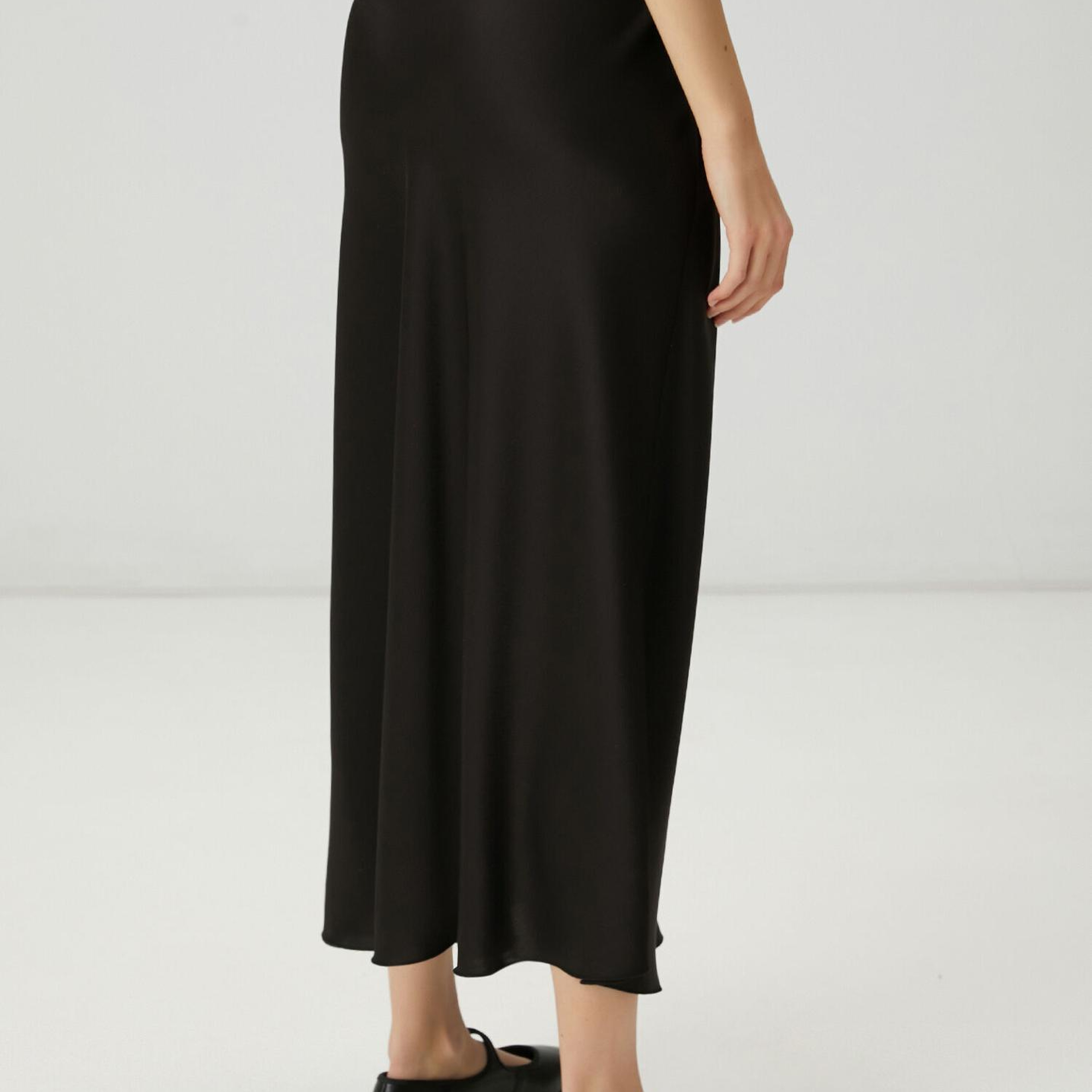 Beymen Club Kadın Siyah Maksi Evaze Saten Etek