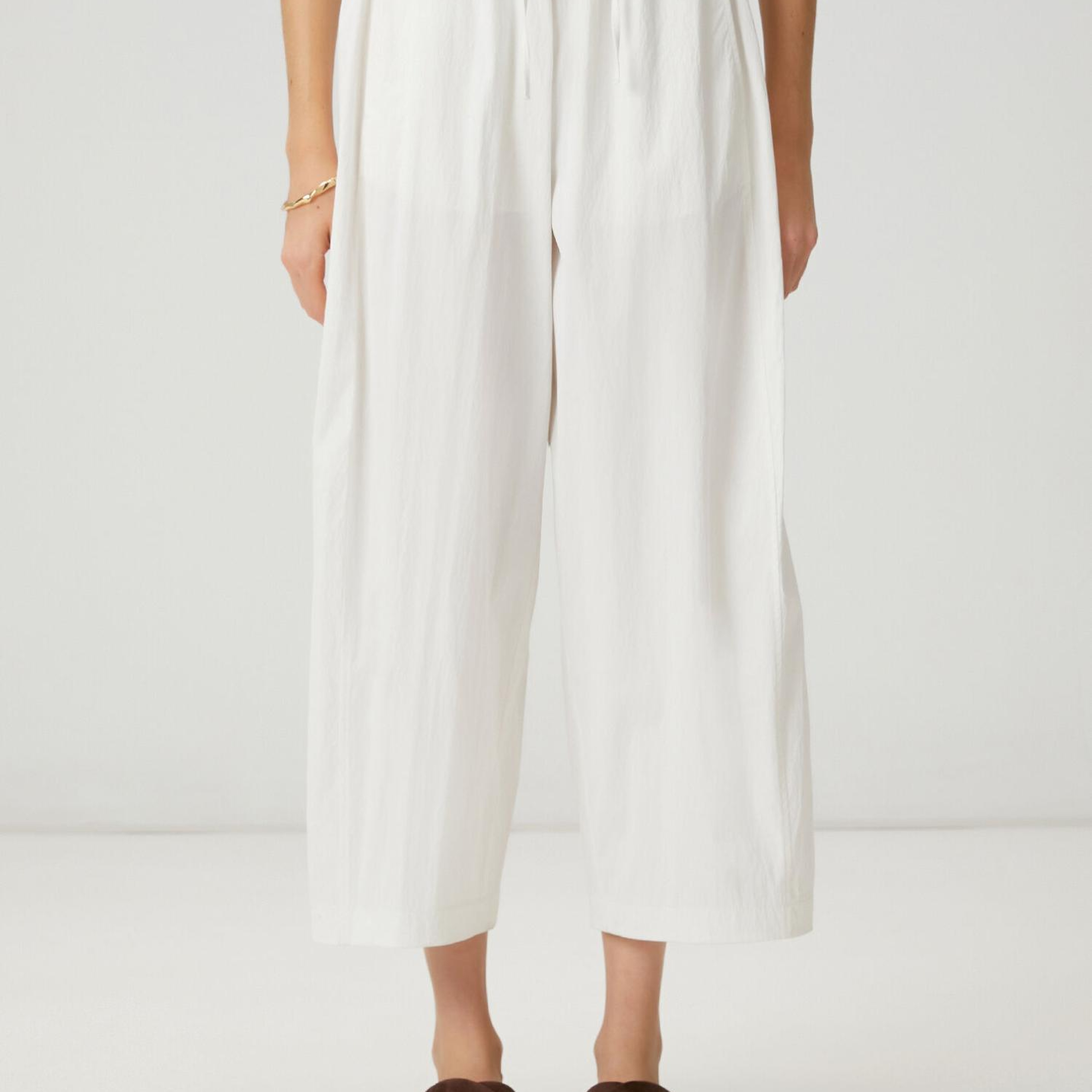 Beymen Club Kadın Kırık Beyaz Barrel Fit Teknik Kumaş Pantolon