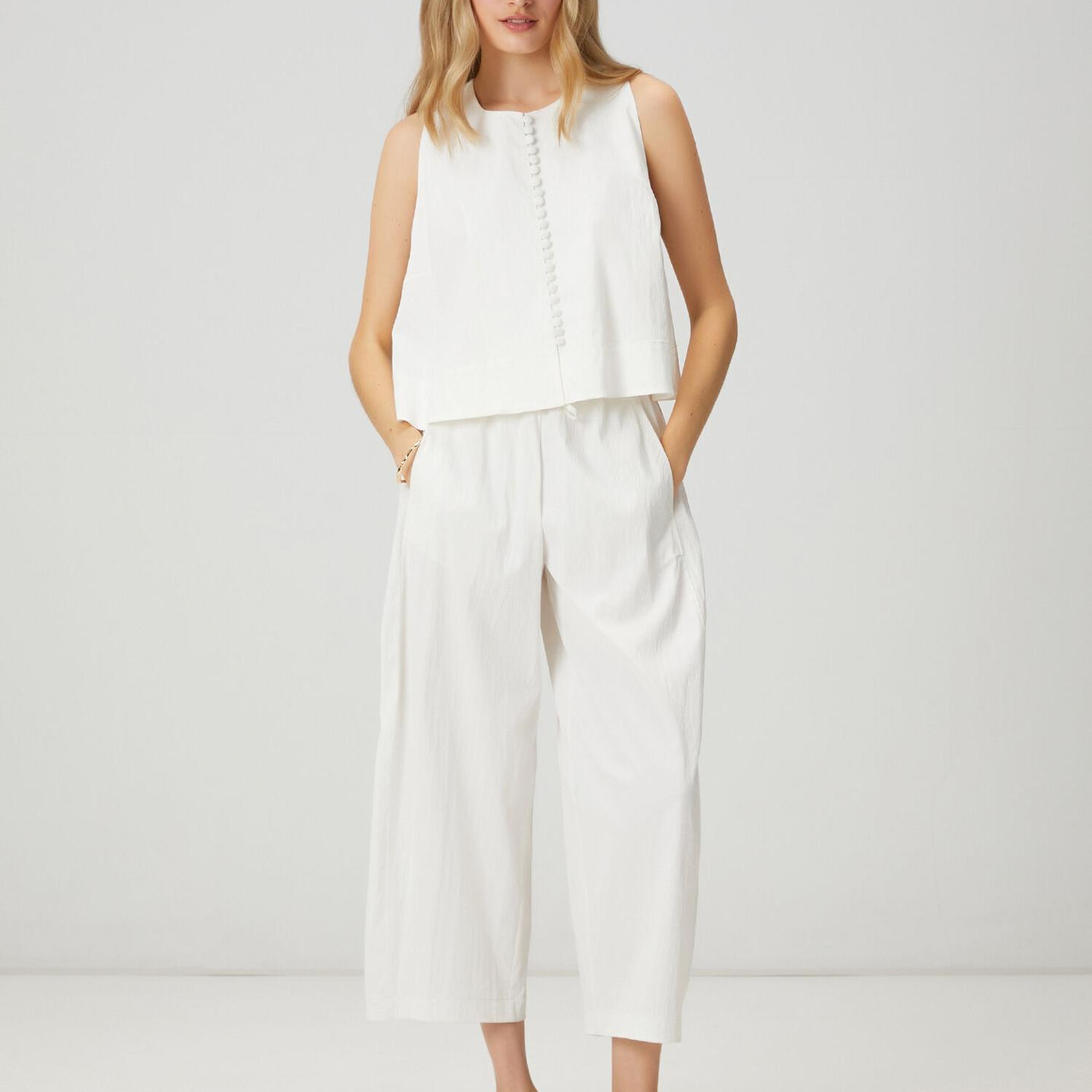 Beymen Club Kadın Kırık Beyaz Barrel Fit Teknik Kumaş Pantolon