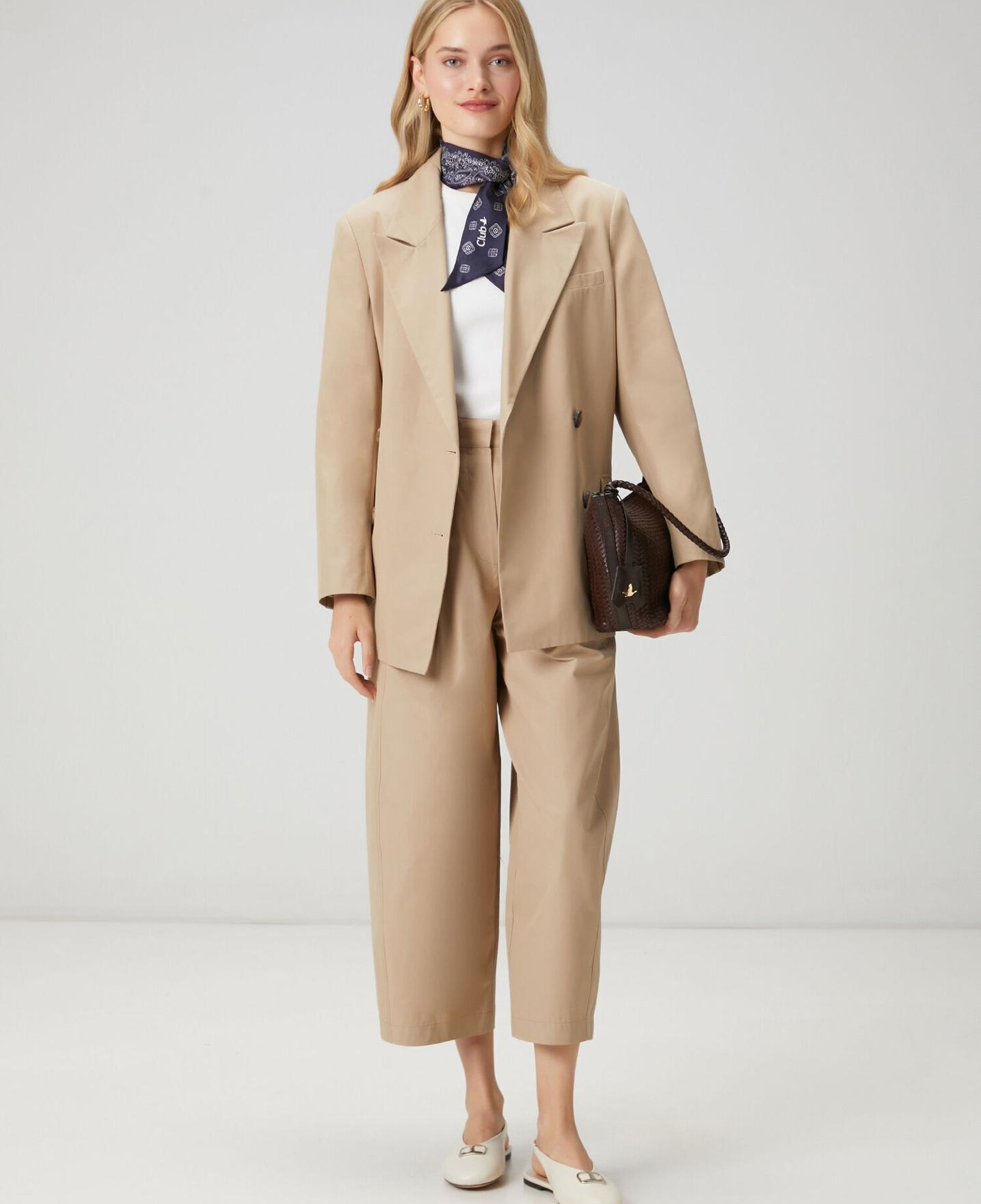 Beymen Club Kadın Bej Pileli Barrel Fit Pantolon