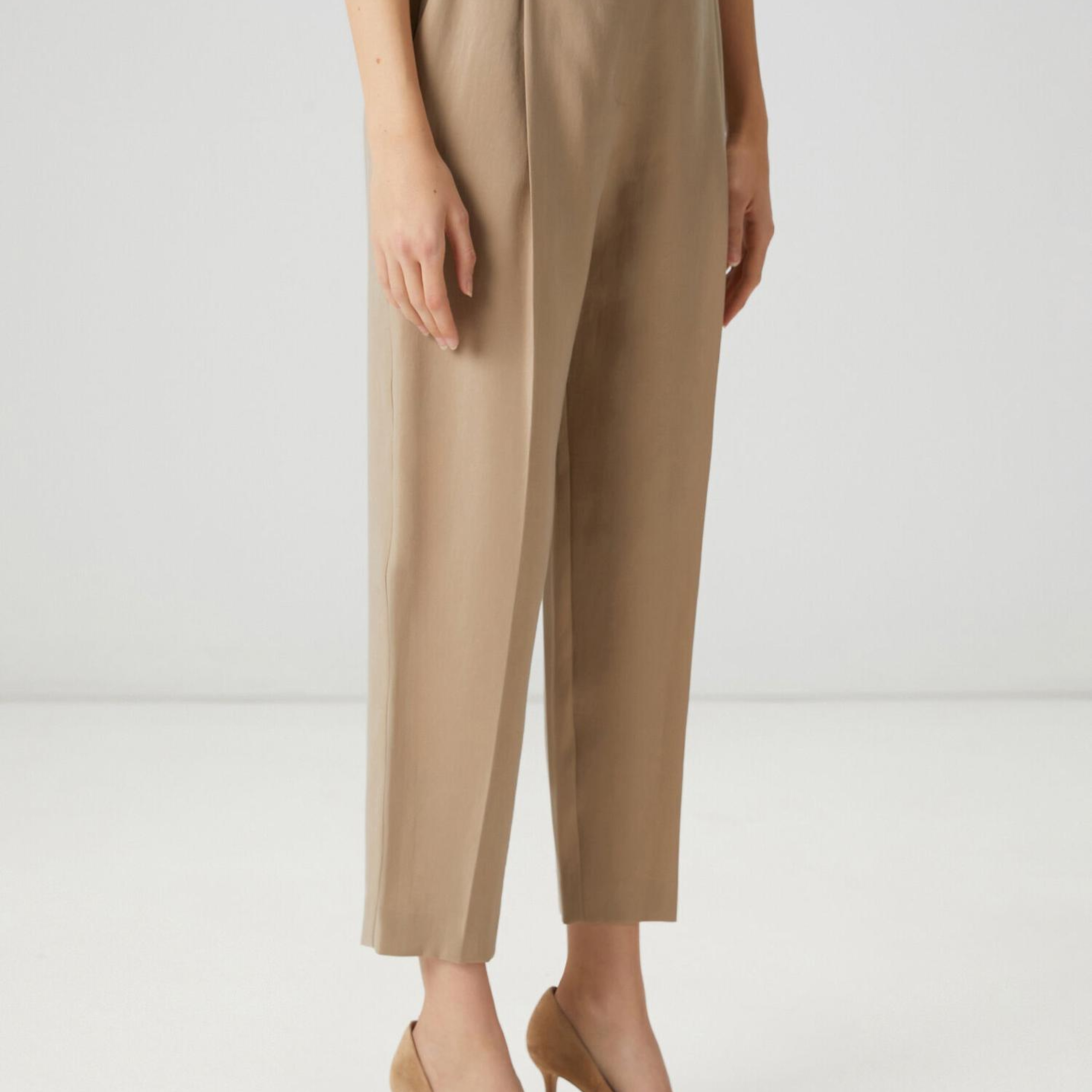 Beymen Club Kadın Bej Pileli Kemerli Havuç Pantolon