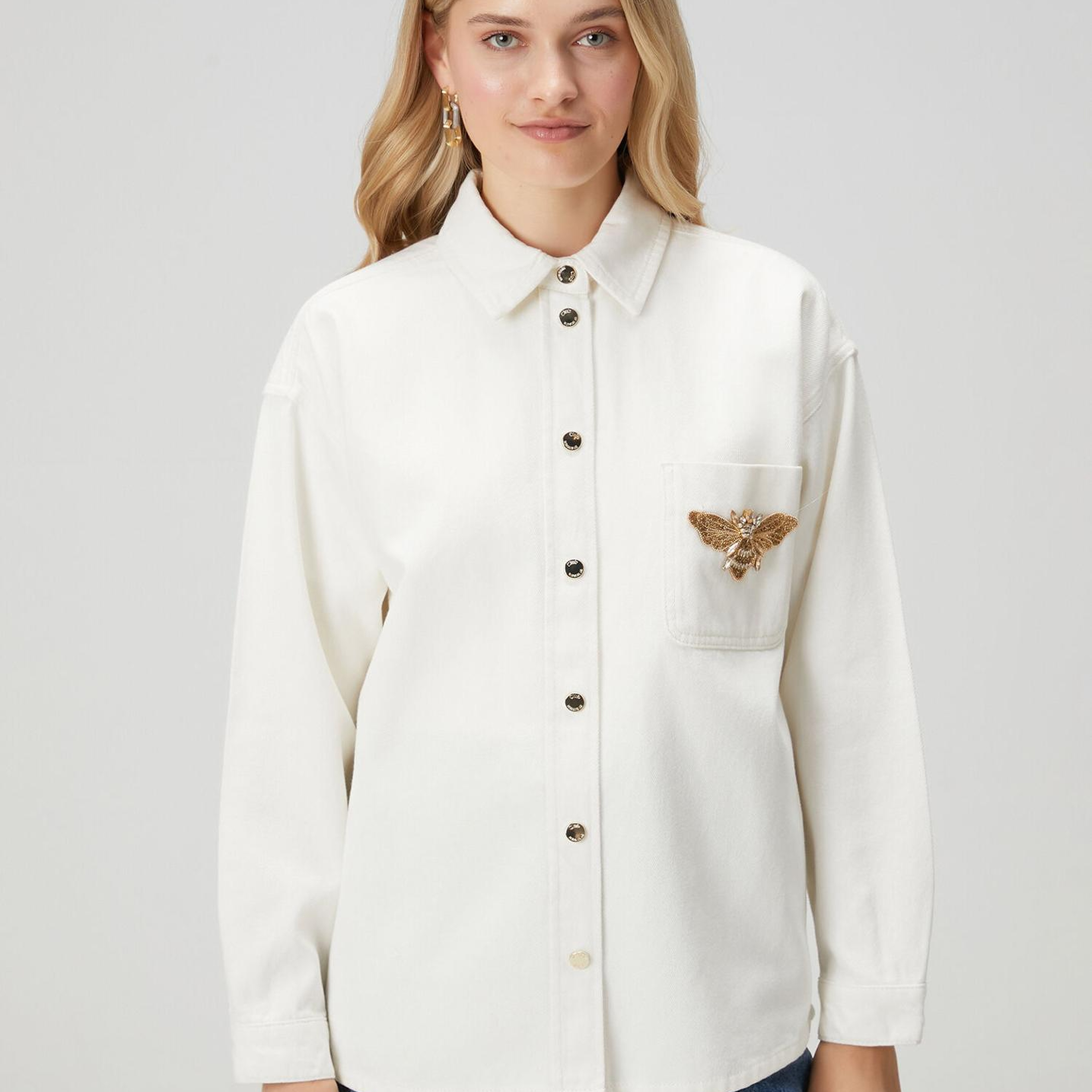 Beymen Club Kadın Ekru Broş Detaylı Denim Dış Gömlek