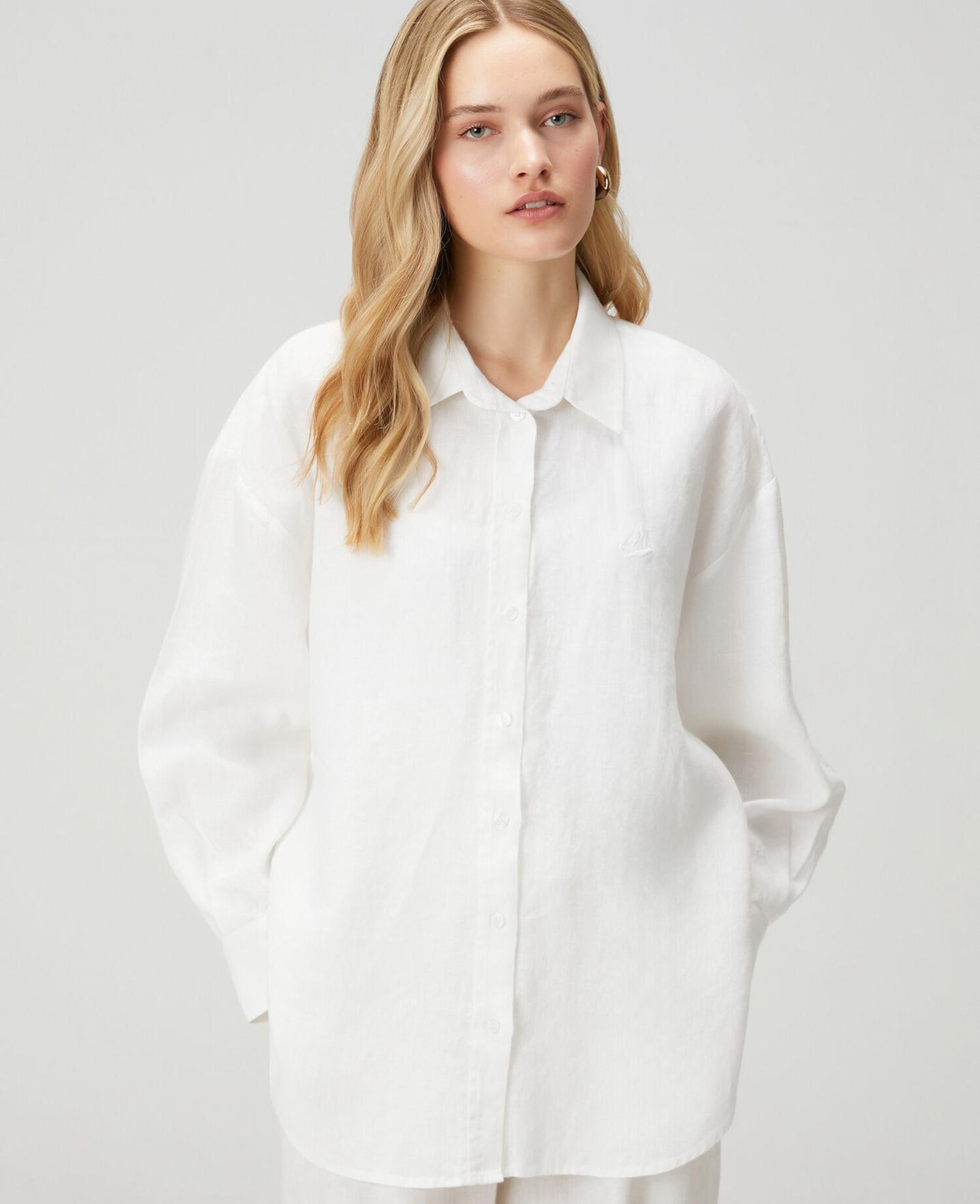 Beymen Club Kadın Oversize Kırık Beyaz Logolu Keten Gömlek