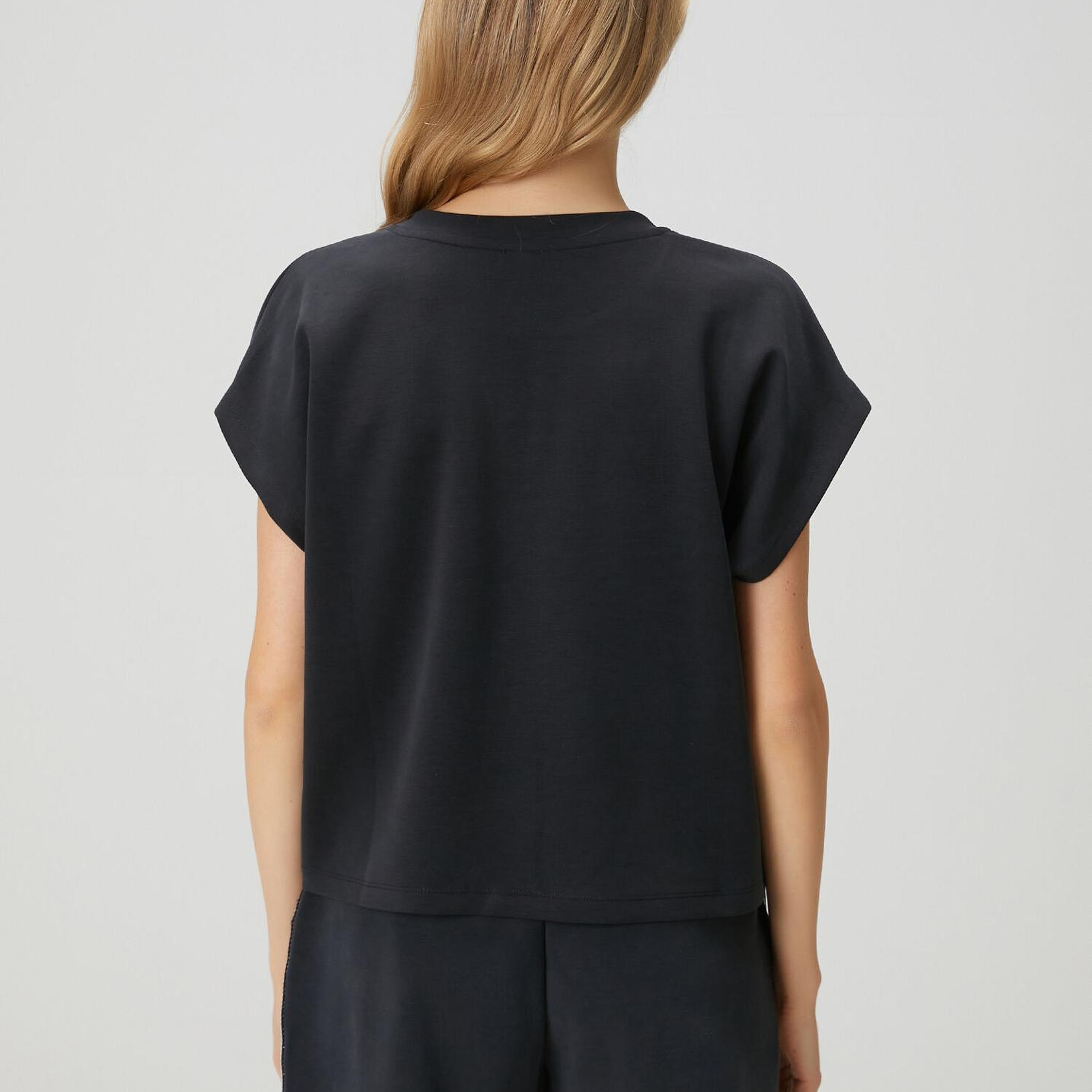 Beymen Club Kadın Siyah Bantlı Kısa Kol Sweatshirt