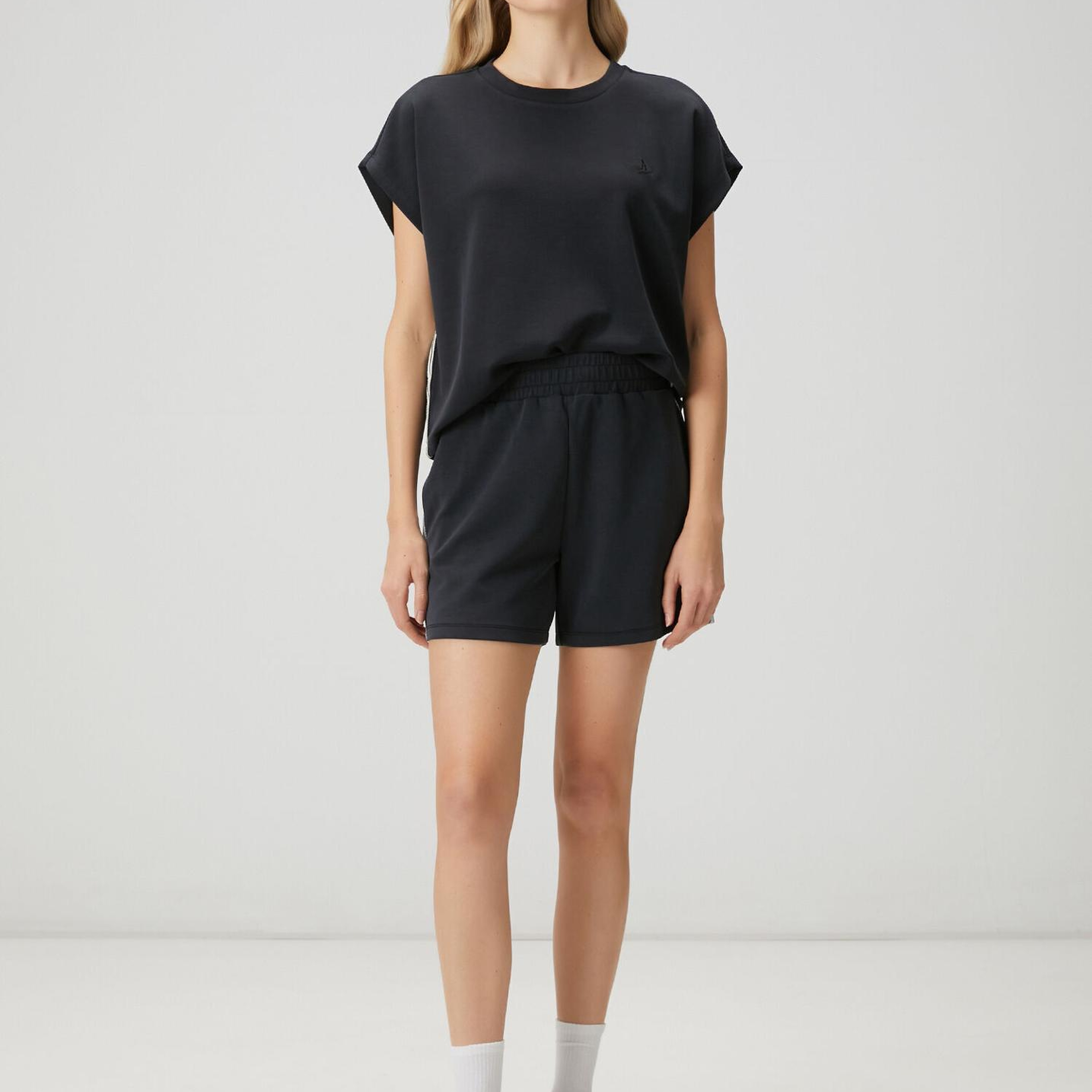 Beymen Club Kadın Siyah Bantlı Kısa Kol Sweatshirt