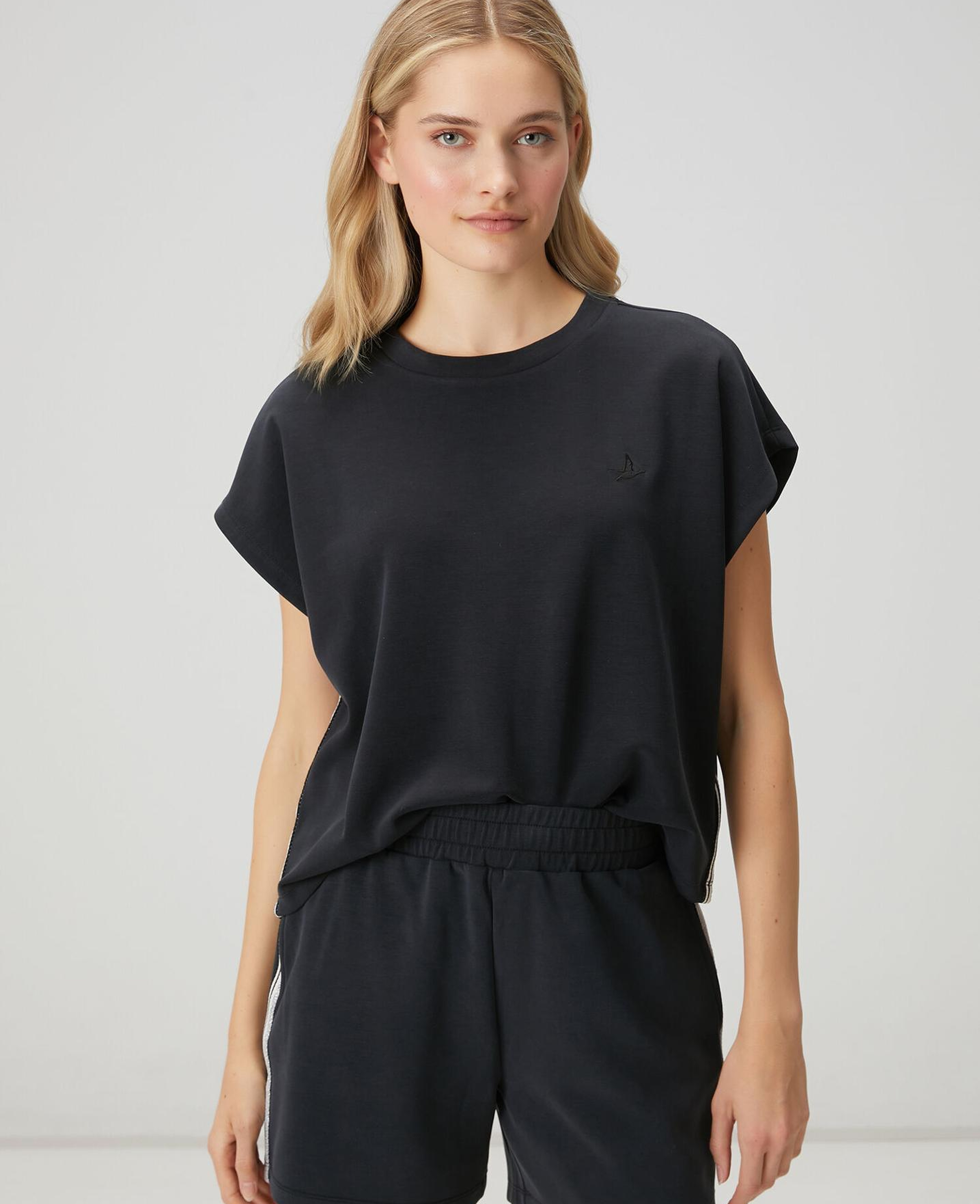 Beymen Club Kadın Siyah Bantlı Kısa Kol Sweatshirt