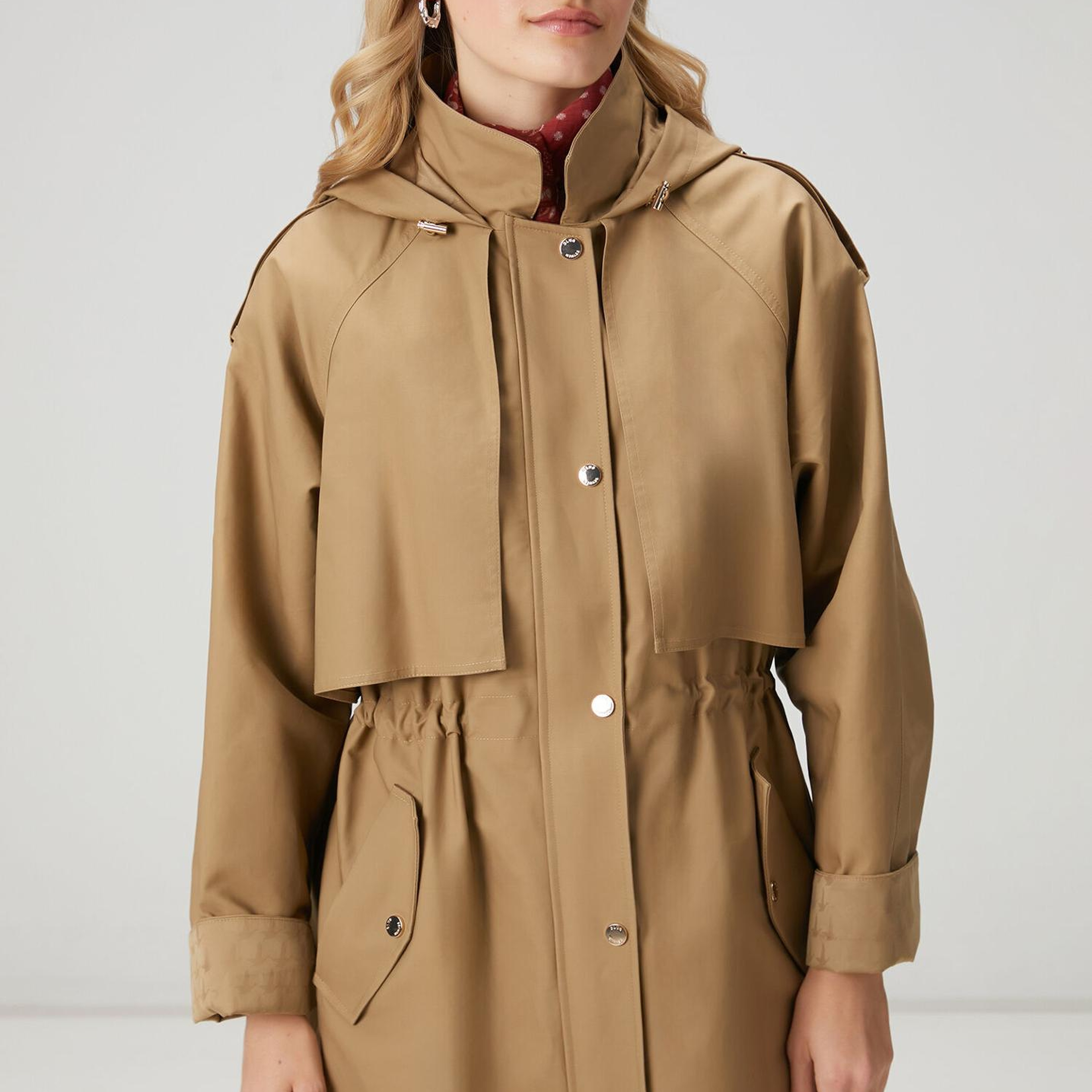 Beymen Club Kadın Açık Bej Kapüşonlu Uzun Rüzgarlık