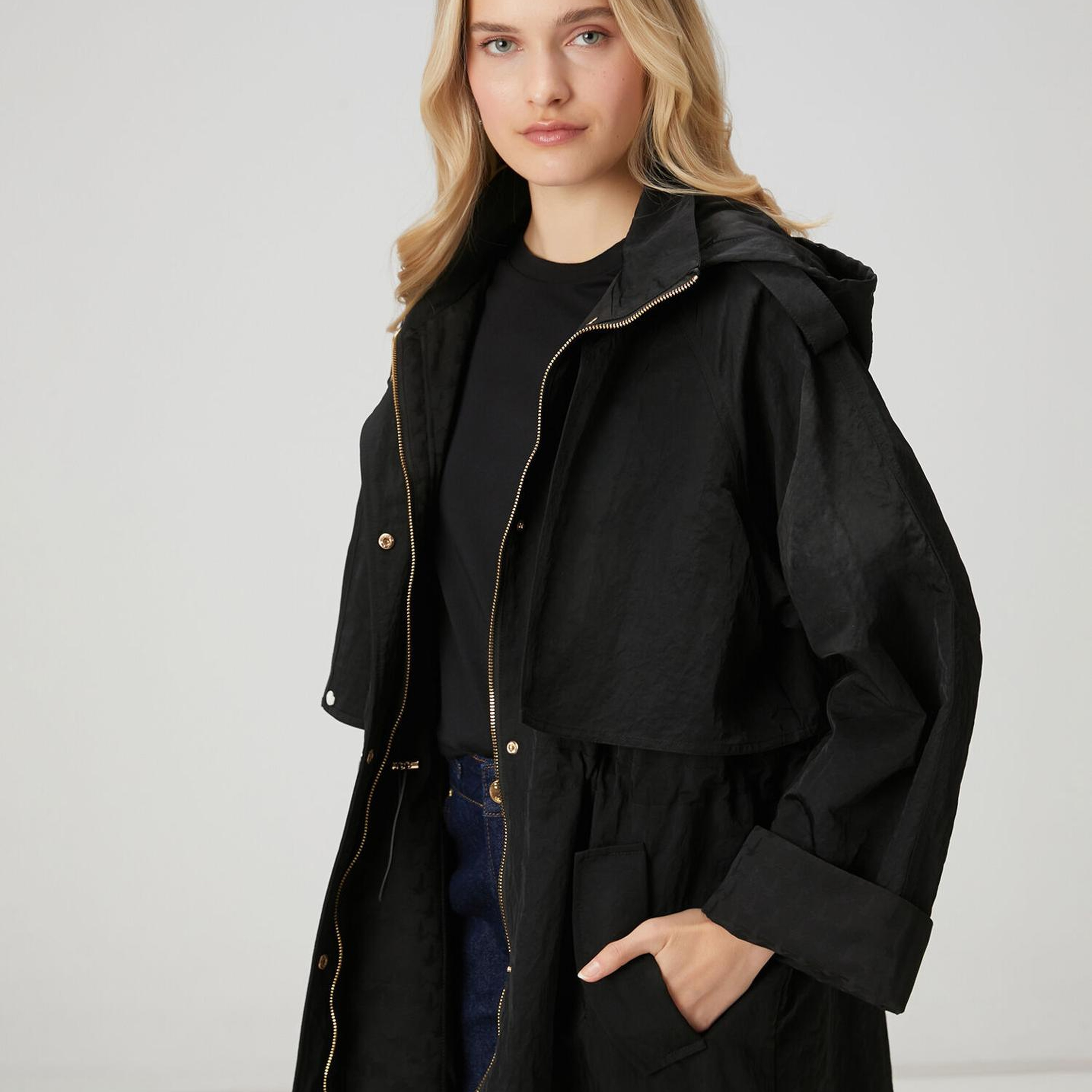 Beymen Club Kadın Siyah Kapüşonlu Uzun Rüzgarlık