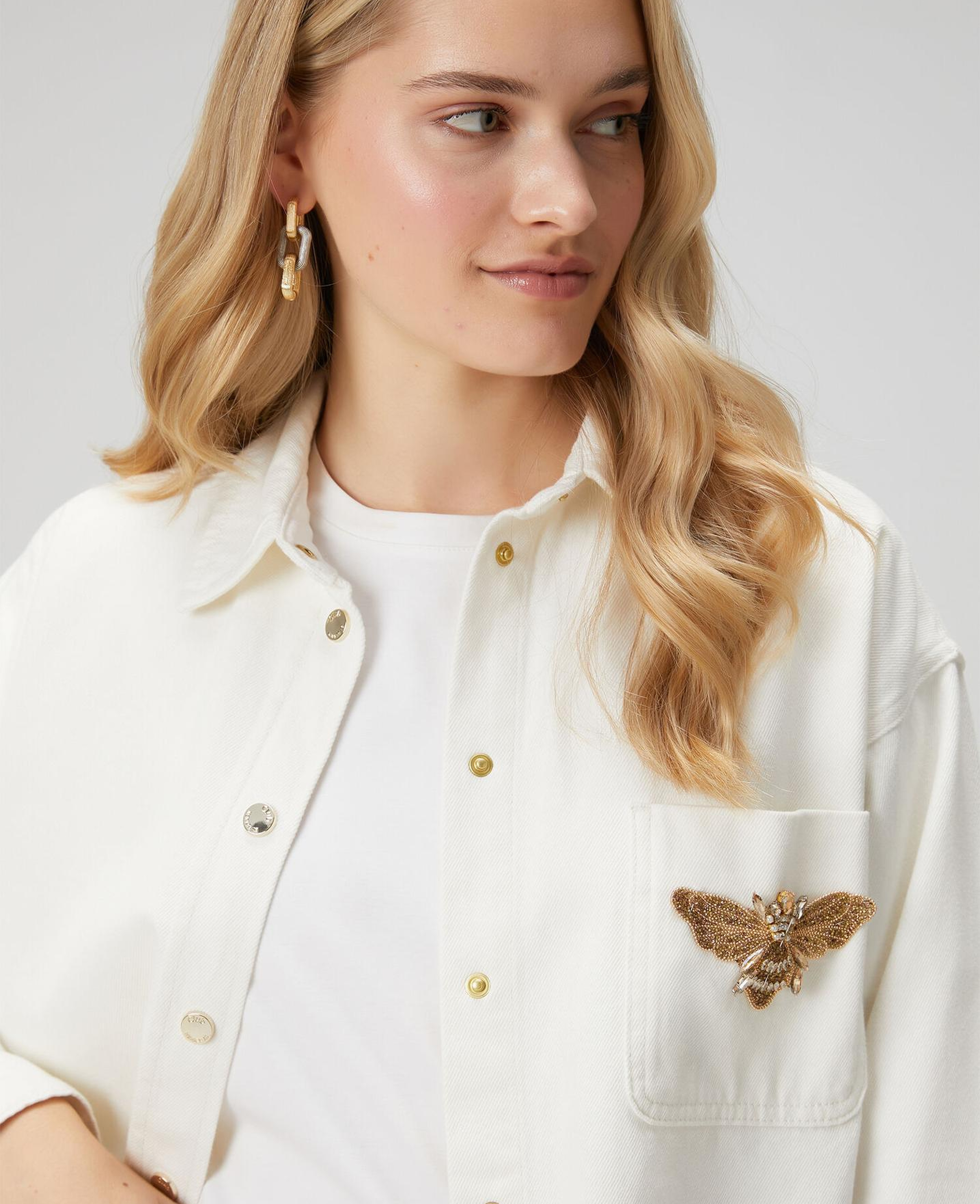 Beymen Club Kadın Ekru Broş Detaylı Denim Dış Gömlek