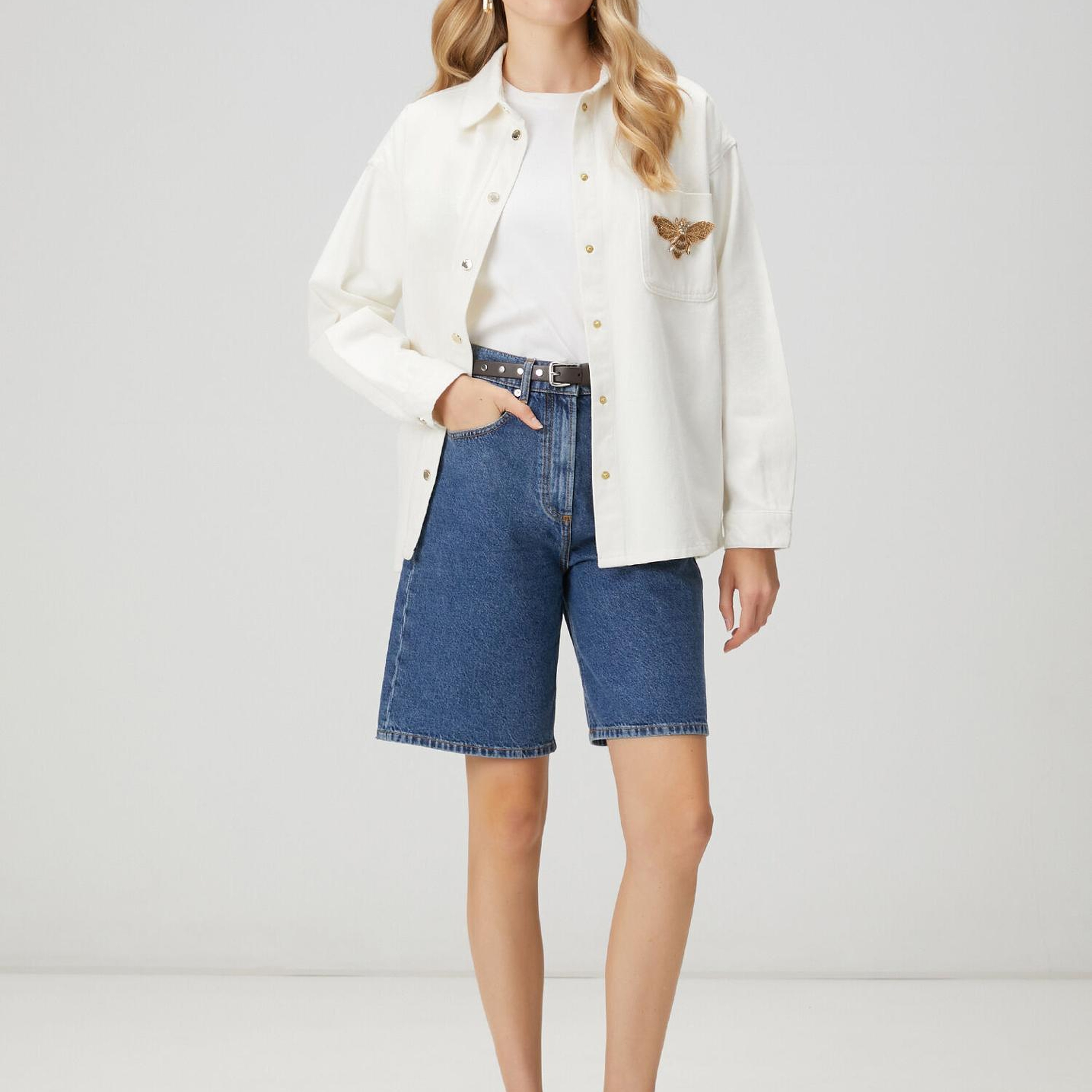 Beymen Club Kadın Ekru Broş Detaylı Denim Dış Gömlek