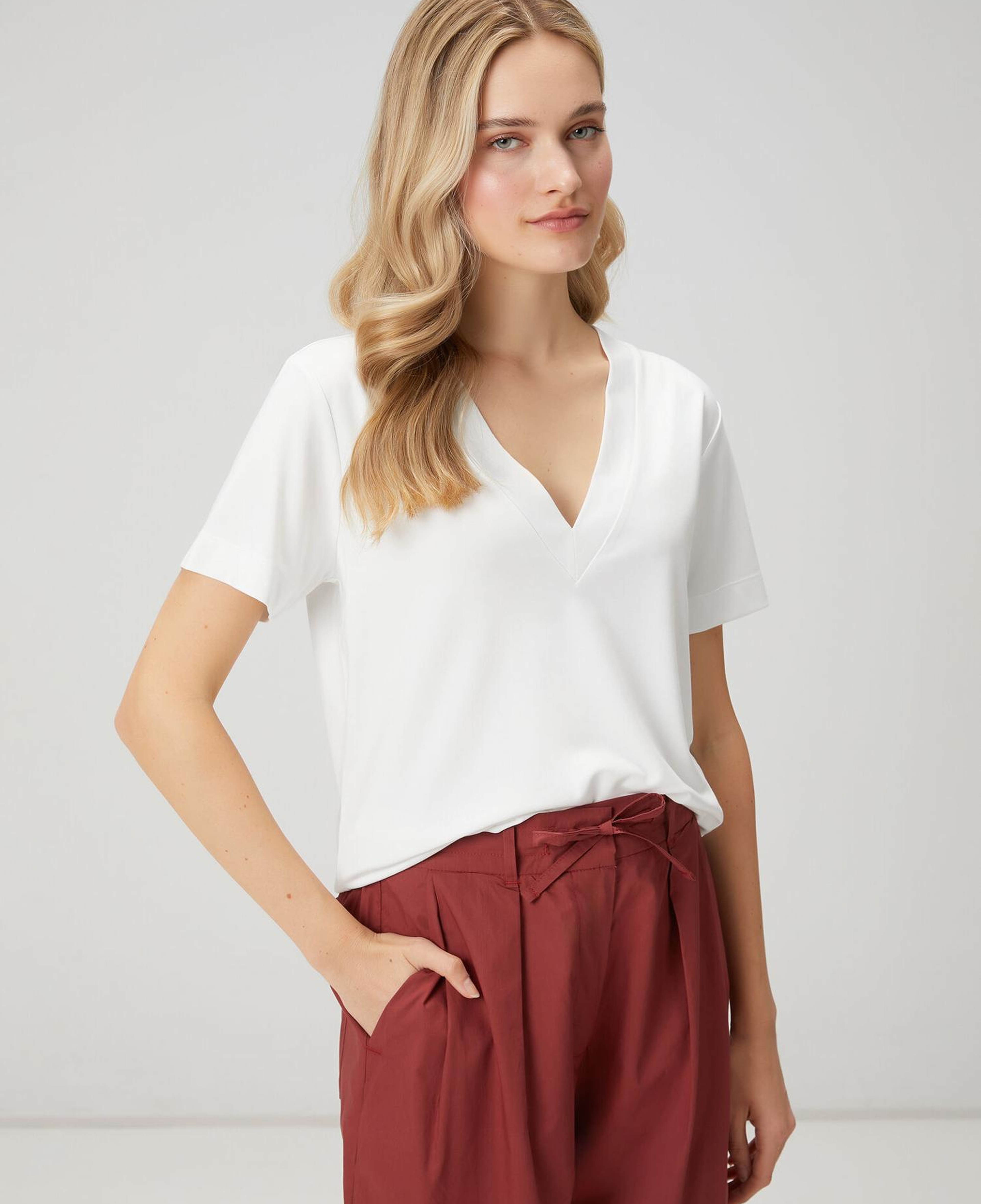 Beymen Club Kadın Kırık Beyaz Yanı Yırtmaçlı Basic T-shirt