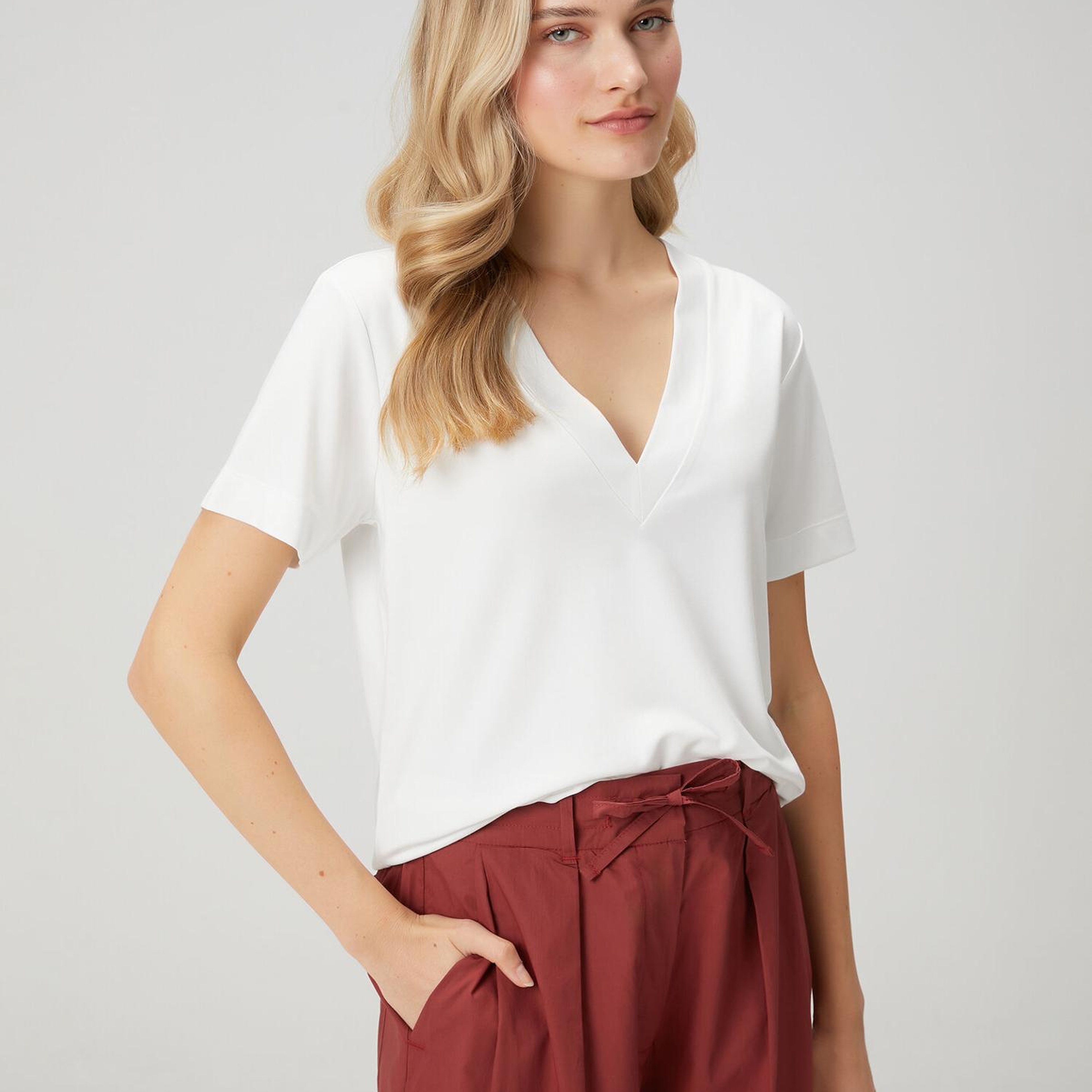 Beymen Club Kadın Kırık Beyaz Yanı Yırtmaçlı Basic T-shirt