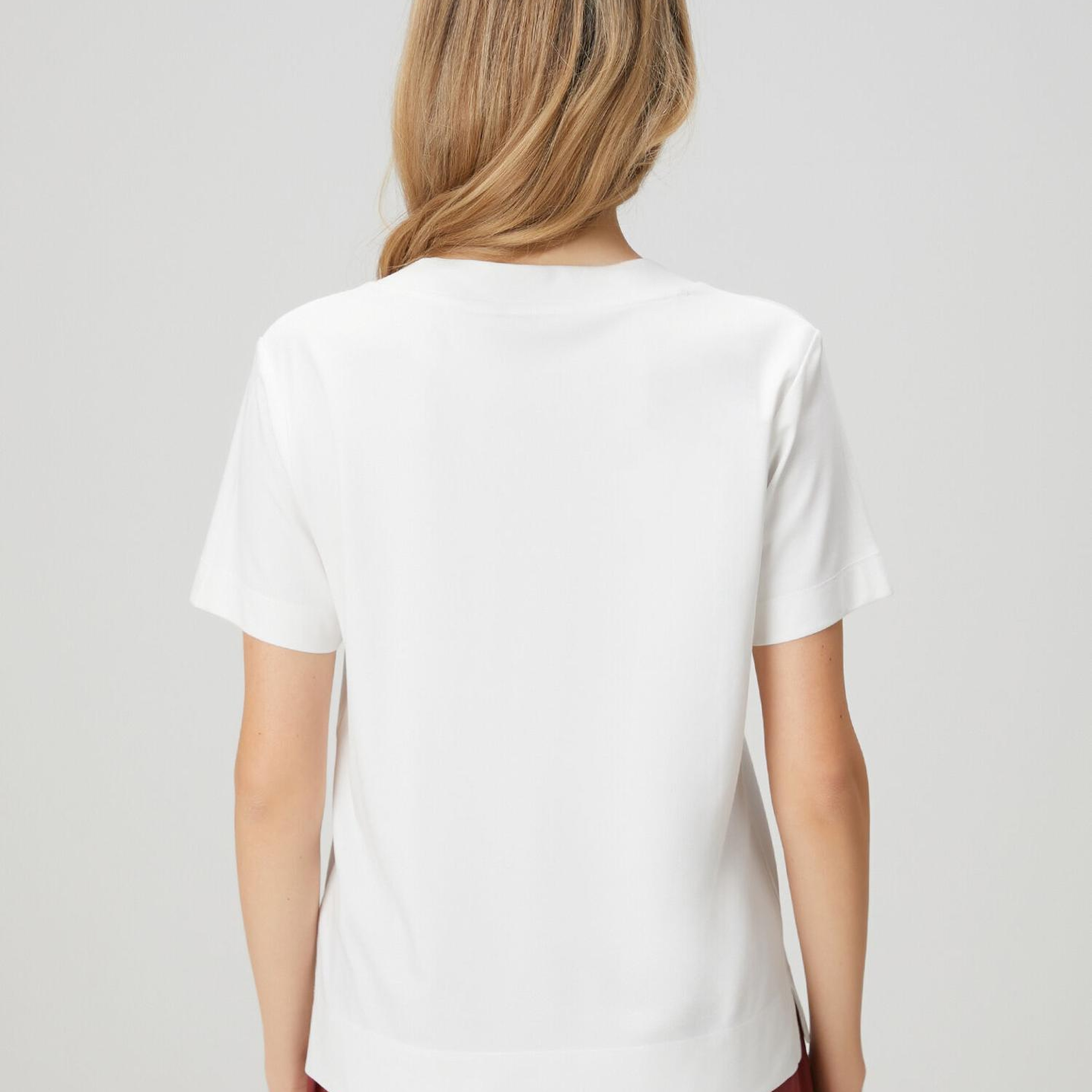 Beymen Club Kadın Kırık Beyaz Yanı Yırtmaçlı Basic T-shirt