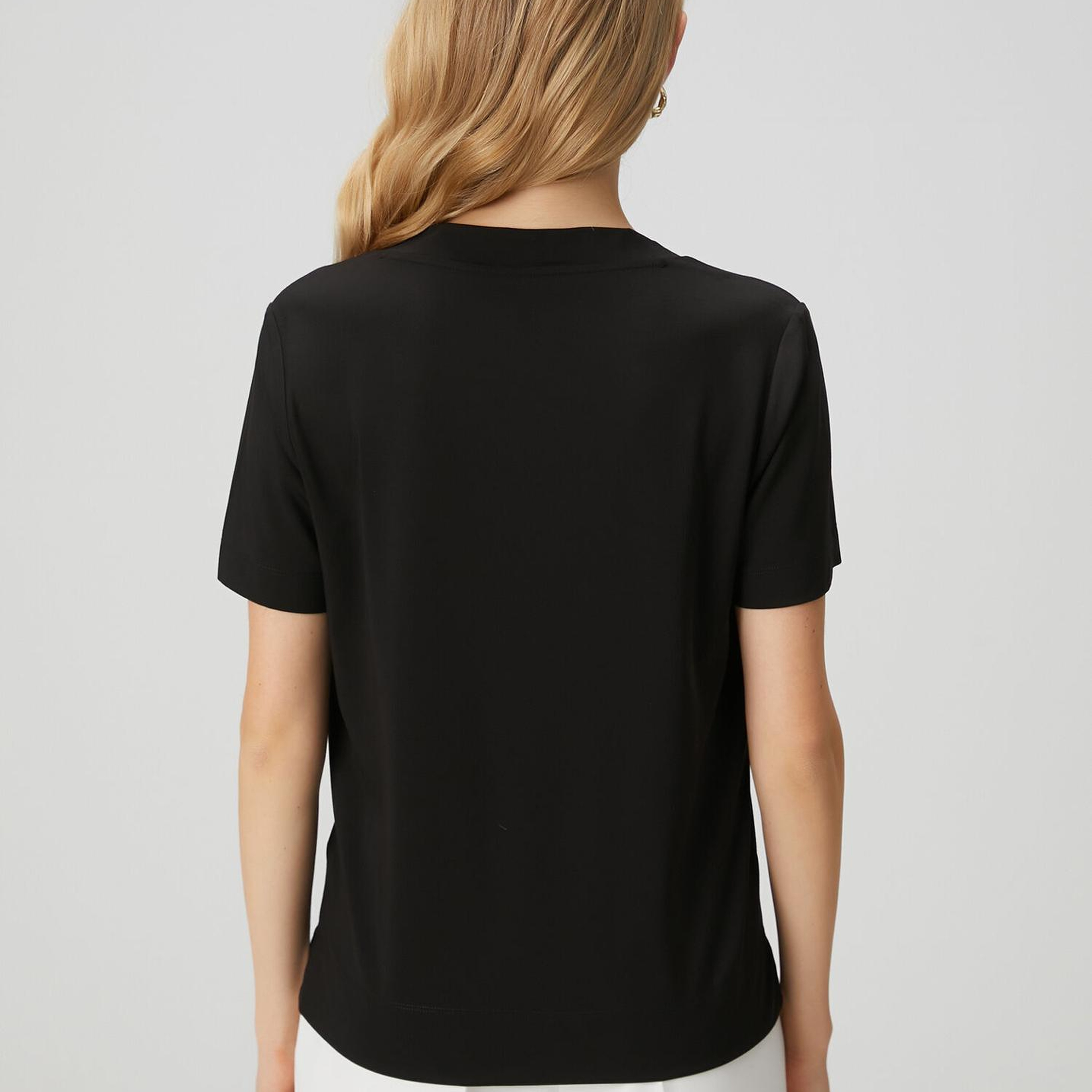 Beymen Club Kadın Siyah Yanı Yırtmaçlı Basic T-shirt